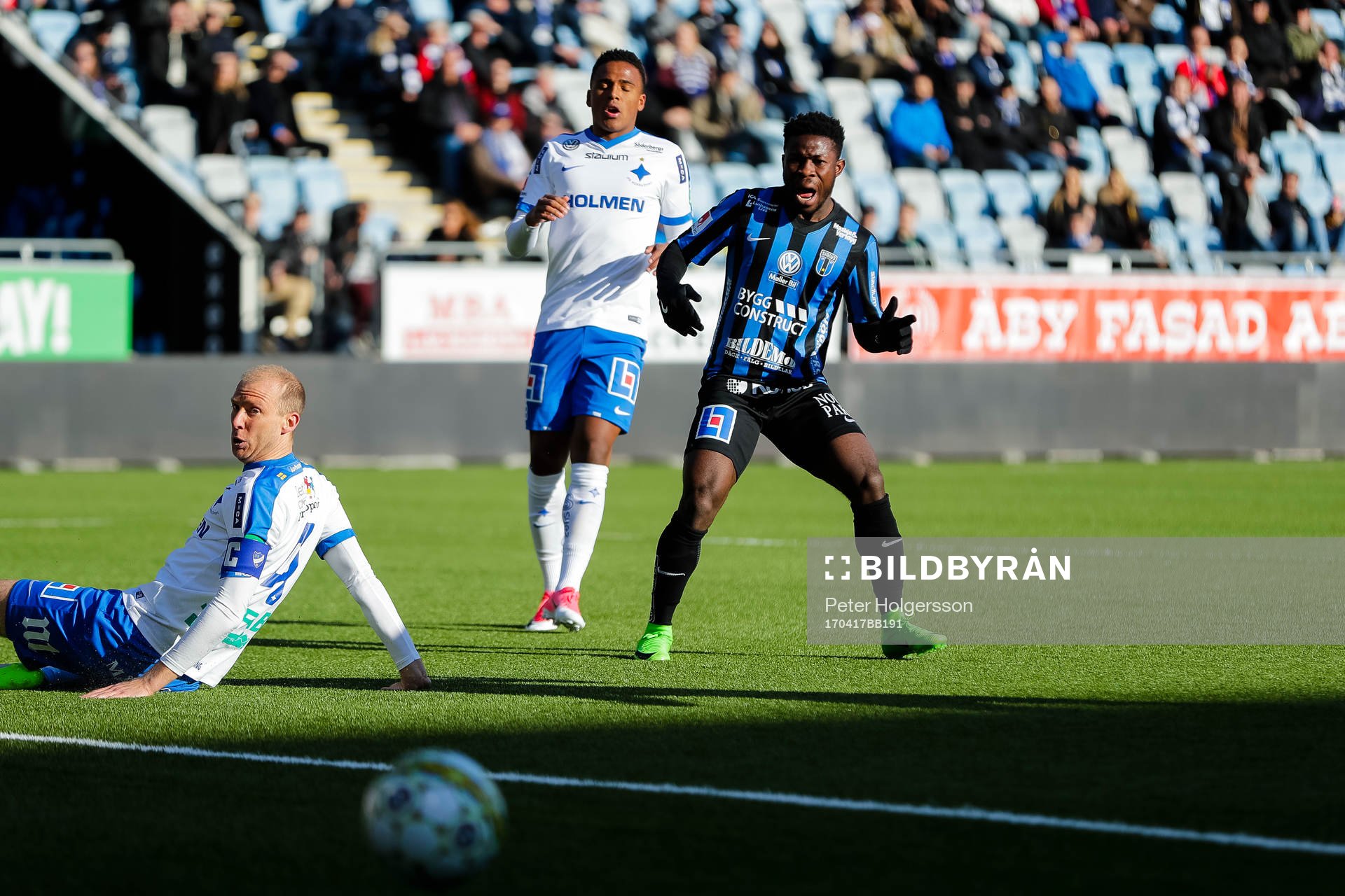 Sirius Kingsley Kofi Sarfo med målchans