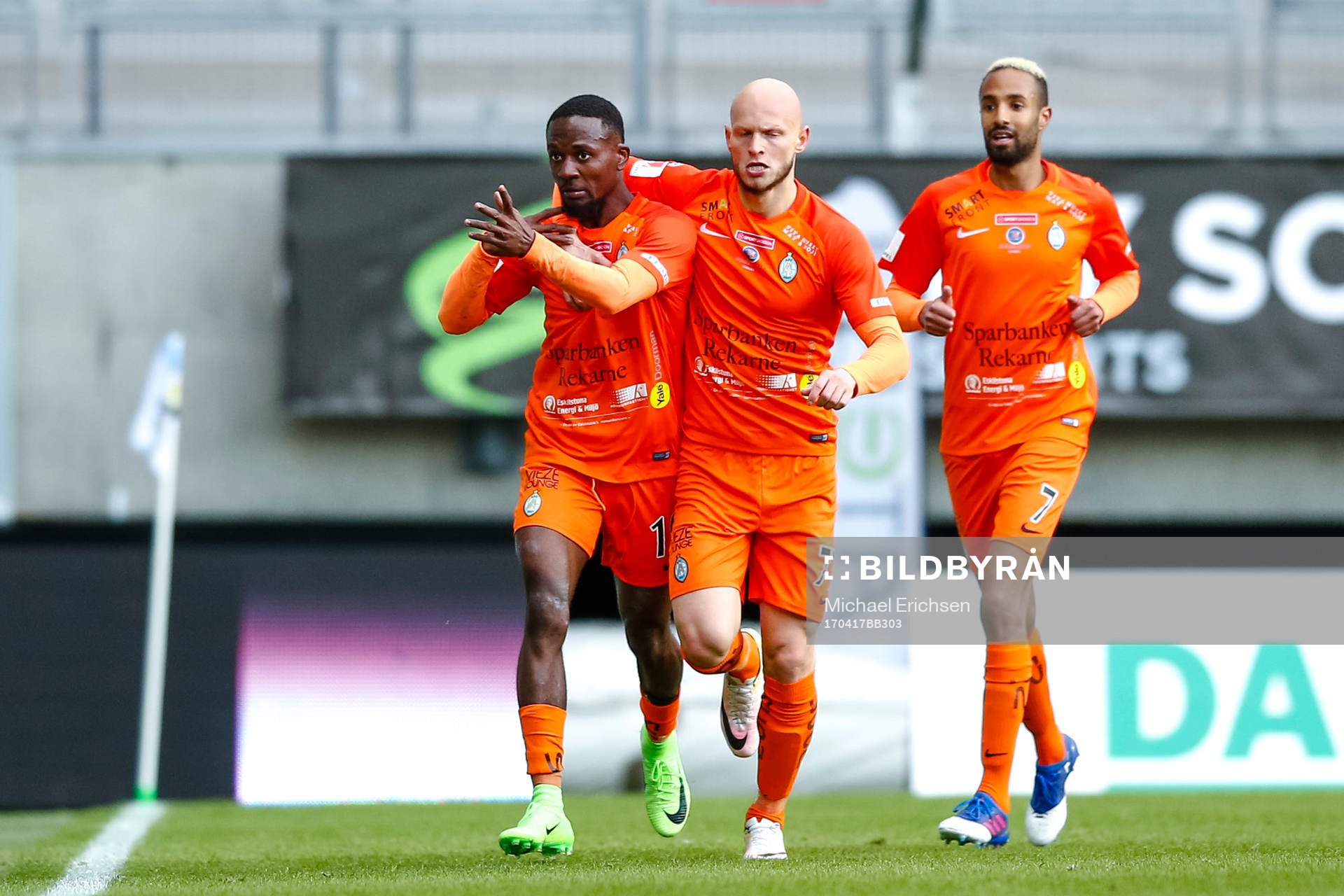 AFC Eskilstunas Buya Turay jublar
