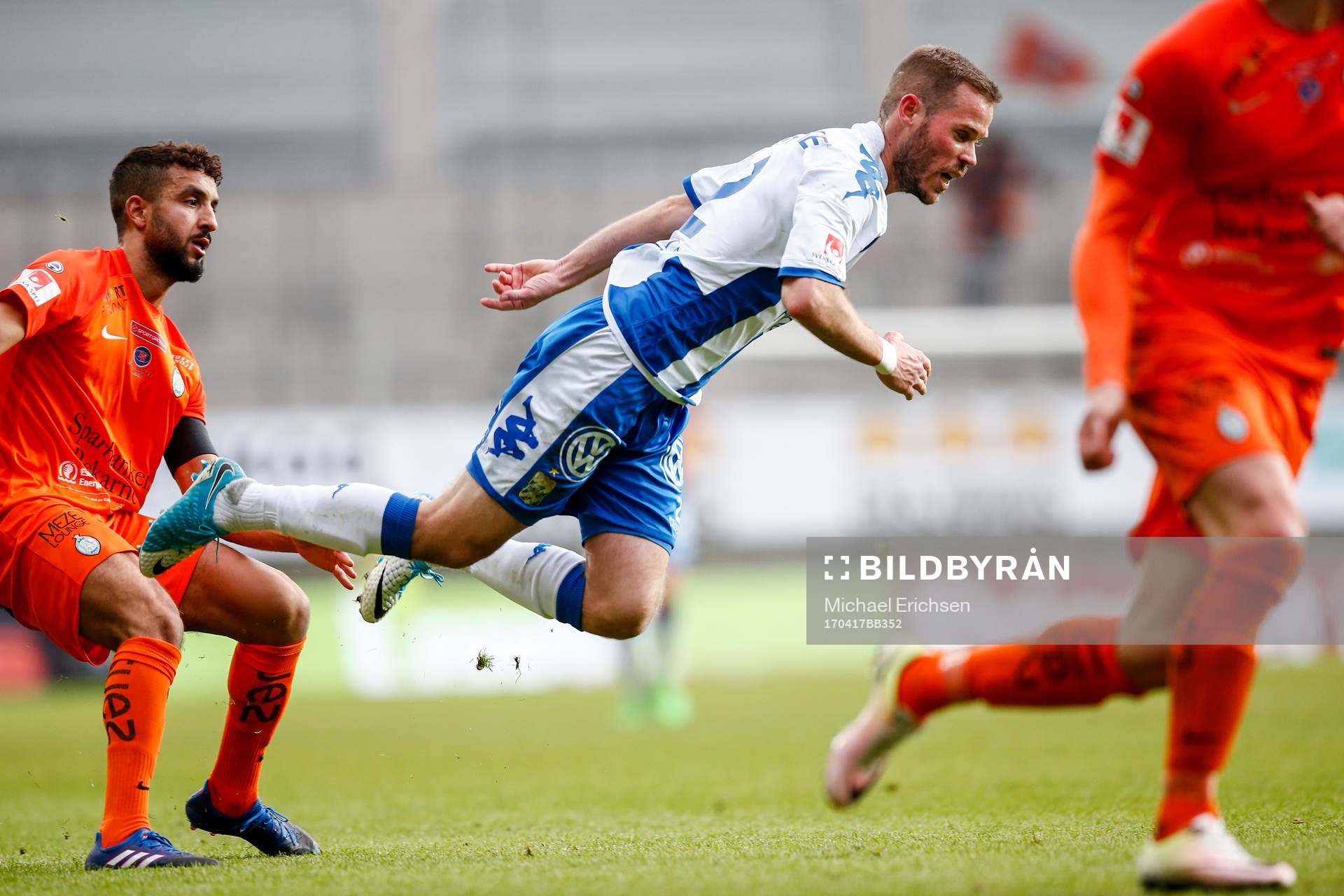 IFK Göteborgs Emil Salomonsson faller