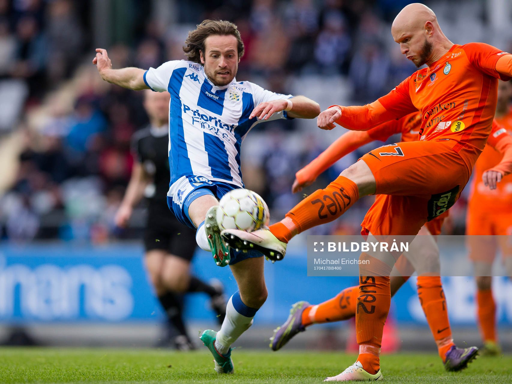 IFK Göteborgs Mikkel Diskerud mot AFC Eskilstunas Zourab