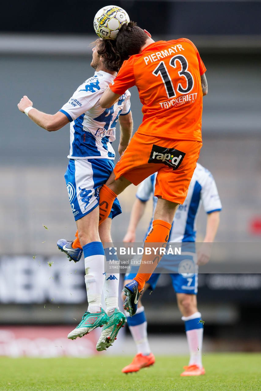 IFK Göteborgs Mikkel Diskerud i nickduell med AFC