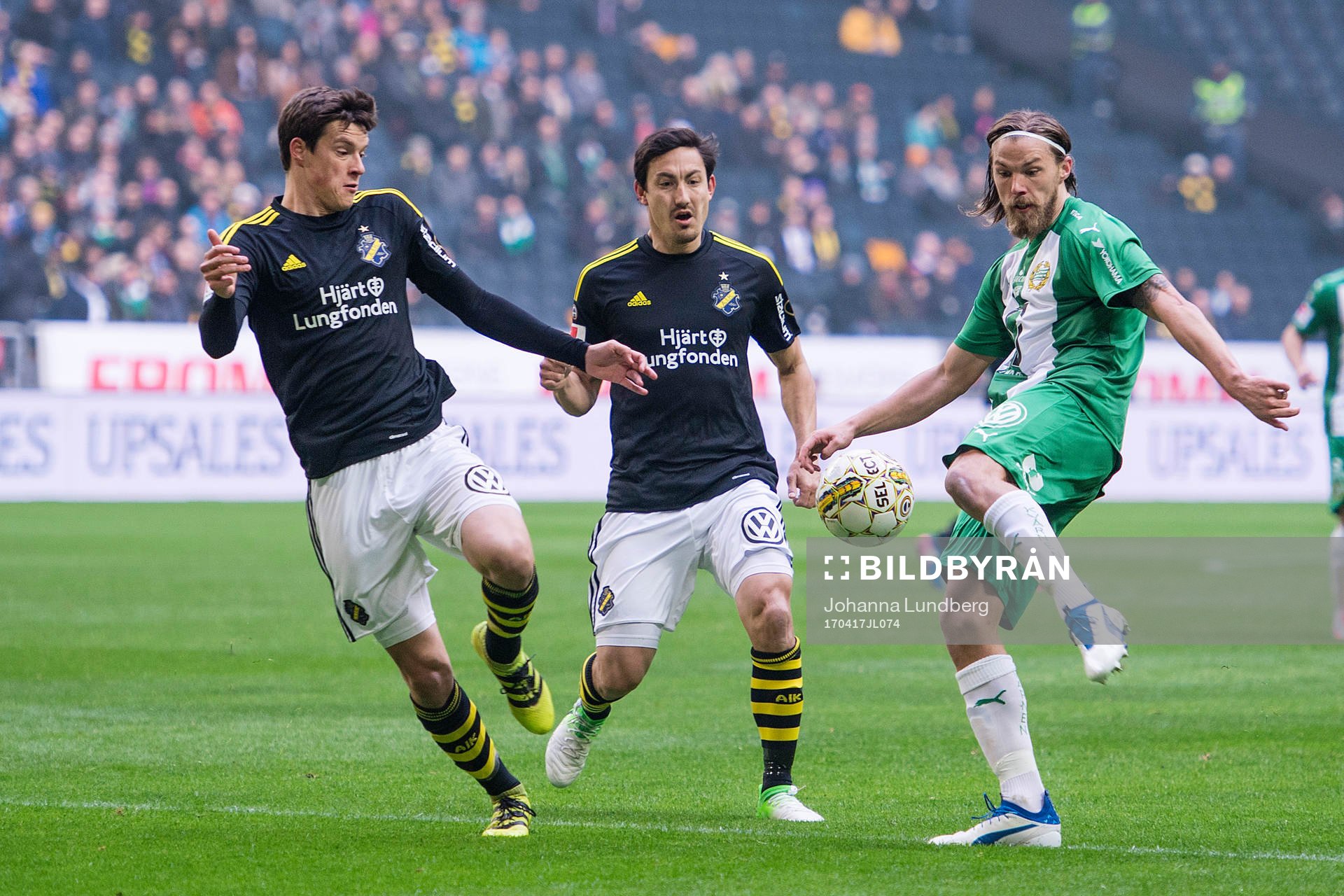 s Sauli Väisänen och Stefan Ishizaki mot Hammarbys Björn