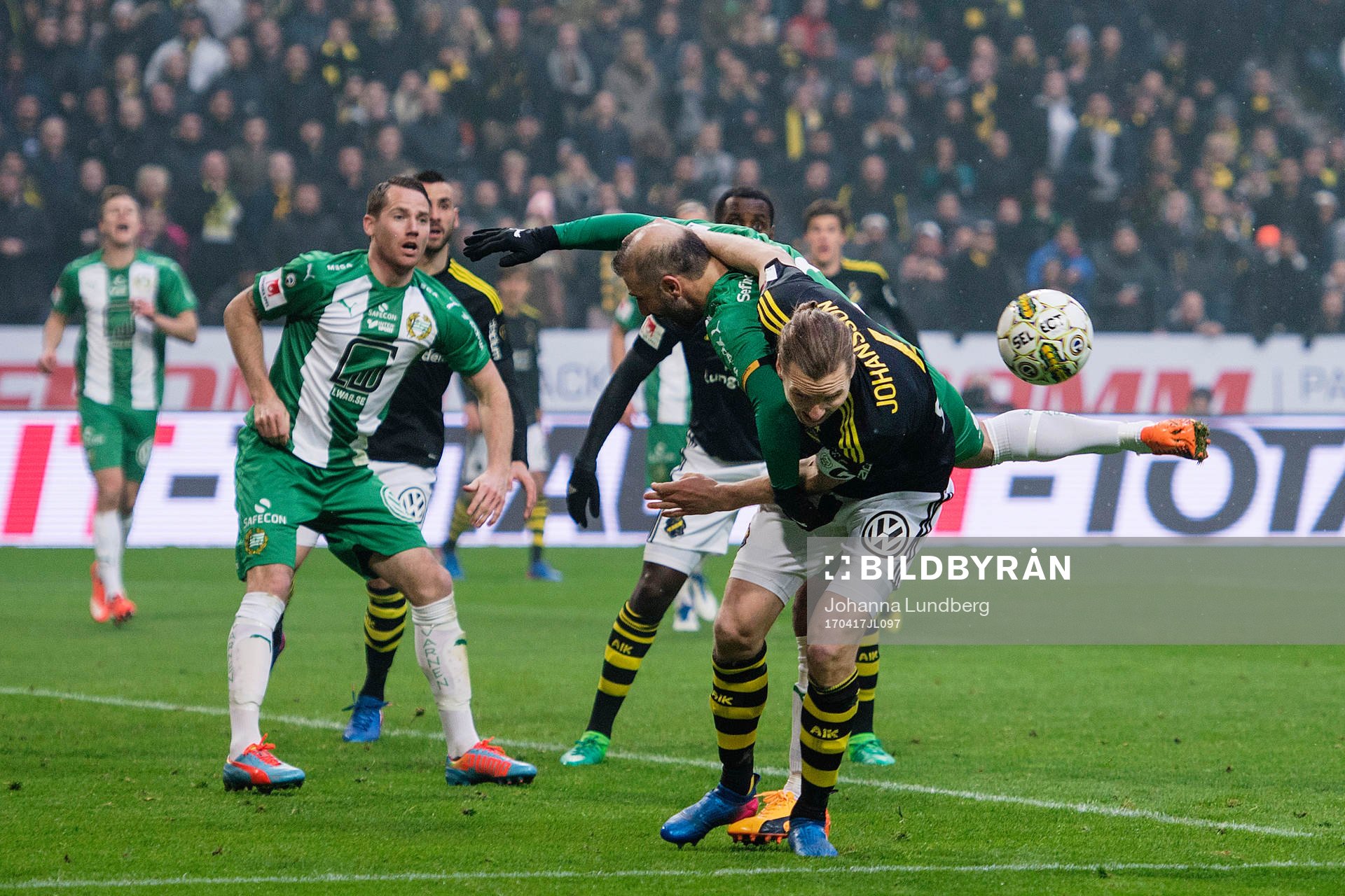 s Nils-Eric Johansson och Hammarbys Kennedy Bakircioglu