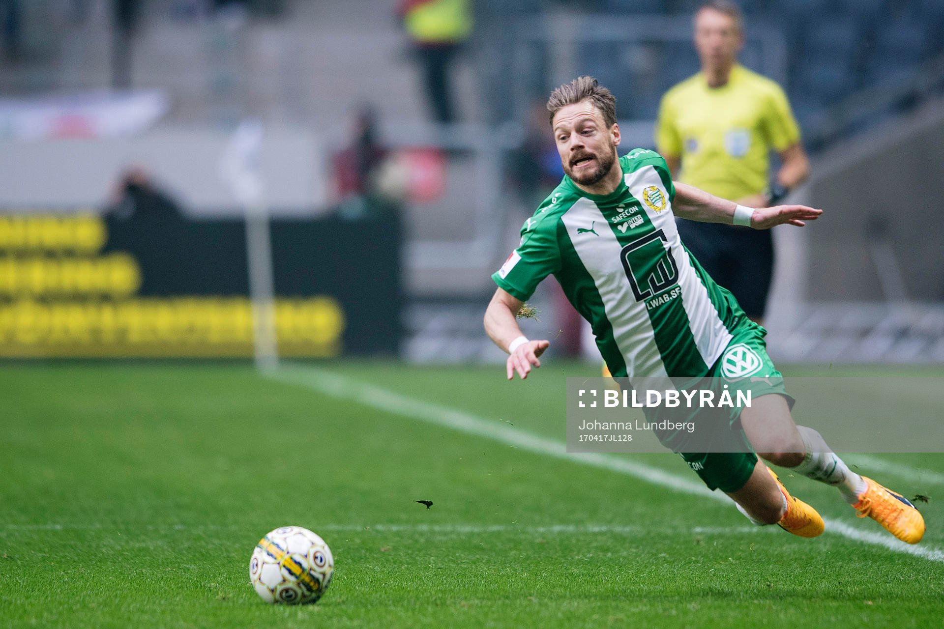 Hammarbys Arnór Smárason faller