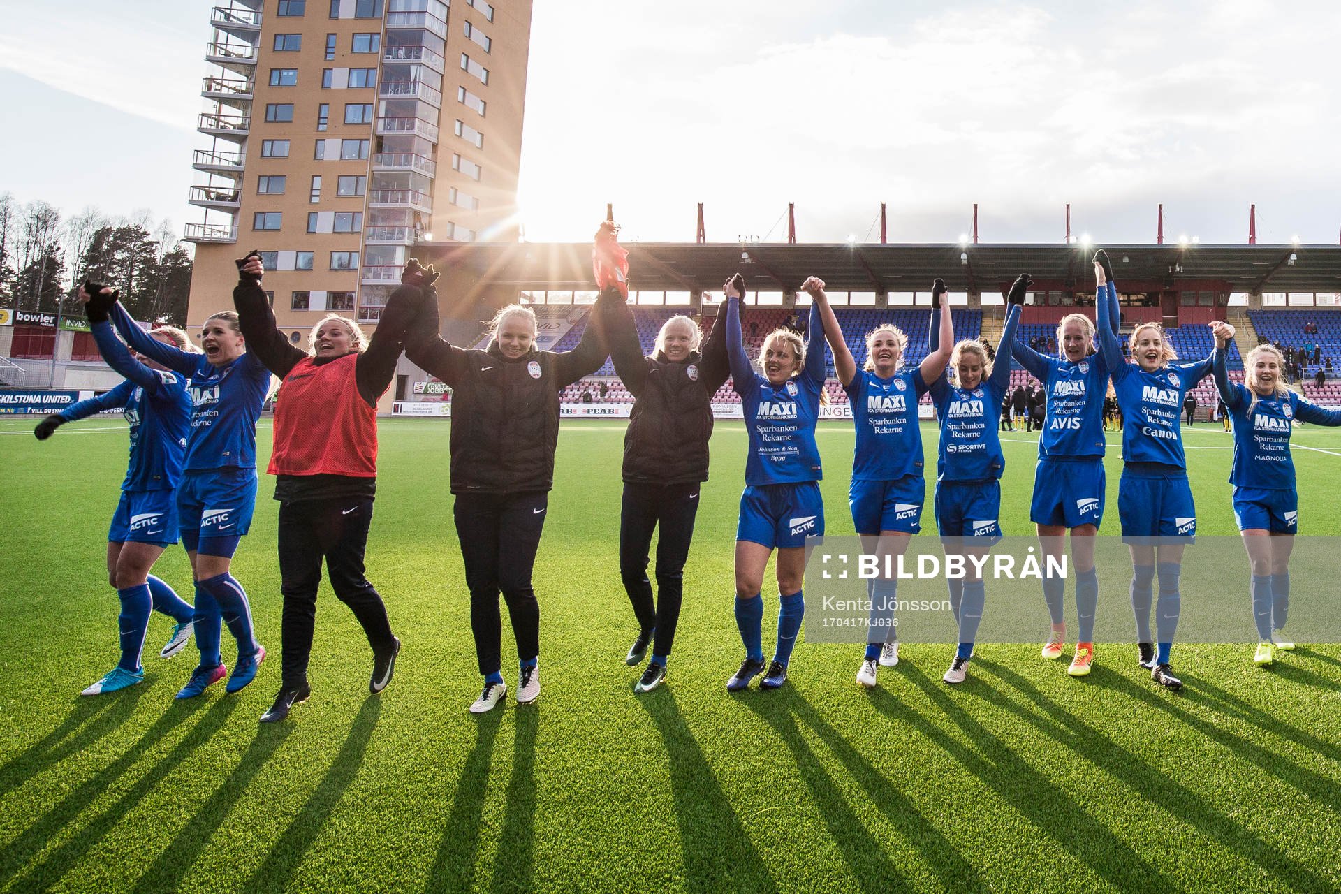 Eskilstuna Uniteds spelar jublar