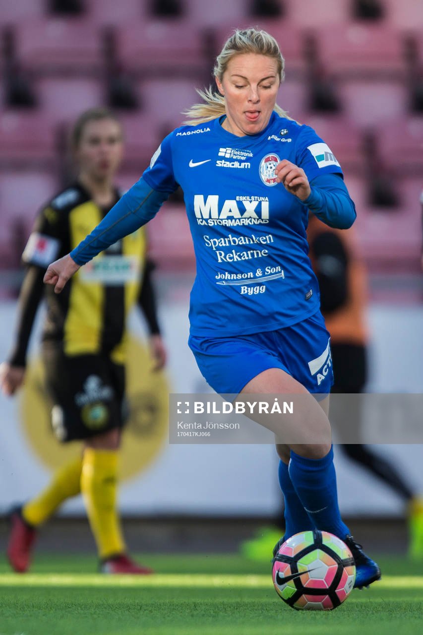Eskilstuna Uniteds Mimmi Larsson i aktion