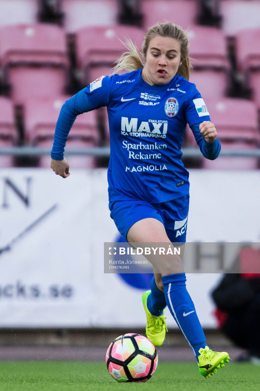 Eskilstuna Uniteds Fiona Brown i aktion