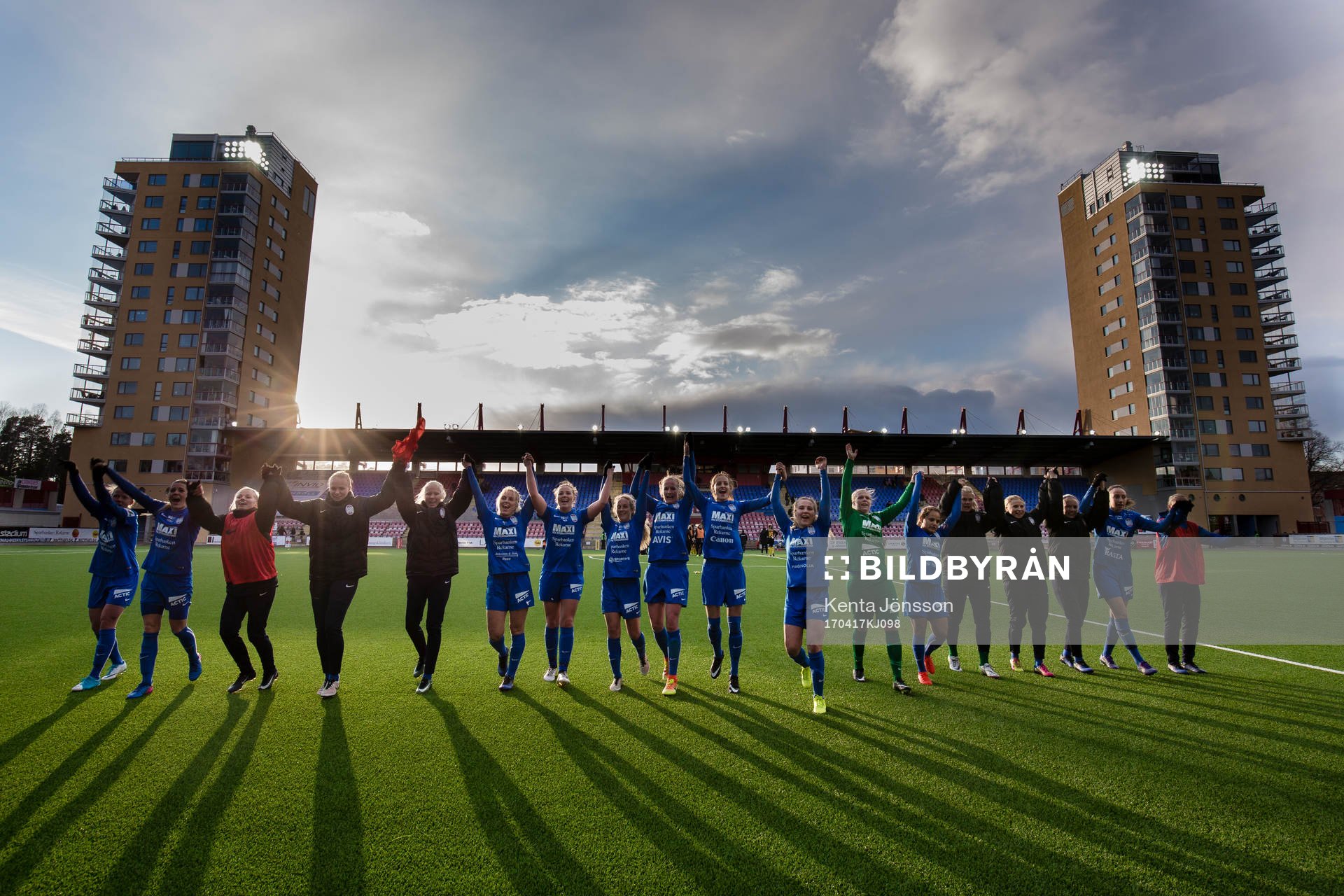 Eskilstuna Uniteds spelar jublar