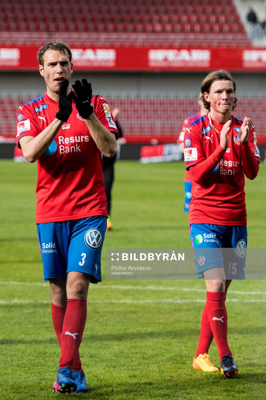 Helsingborgs Frederik Helstrup och Max Svensson  tackar