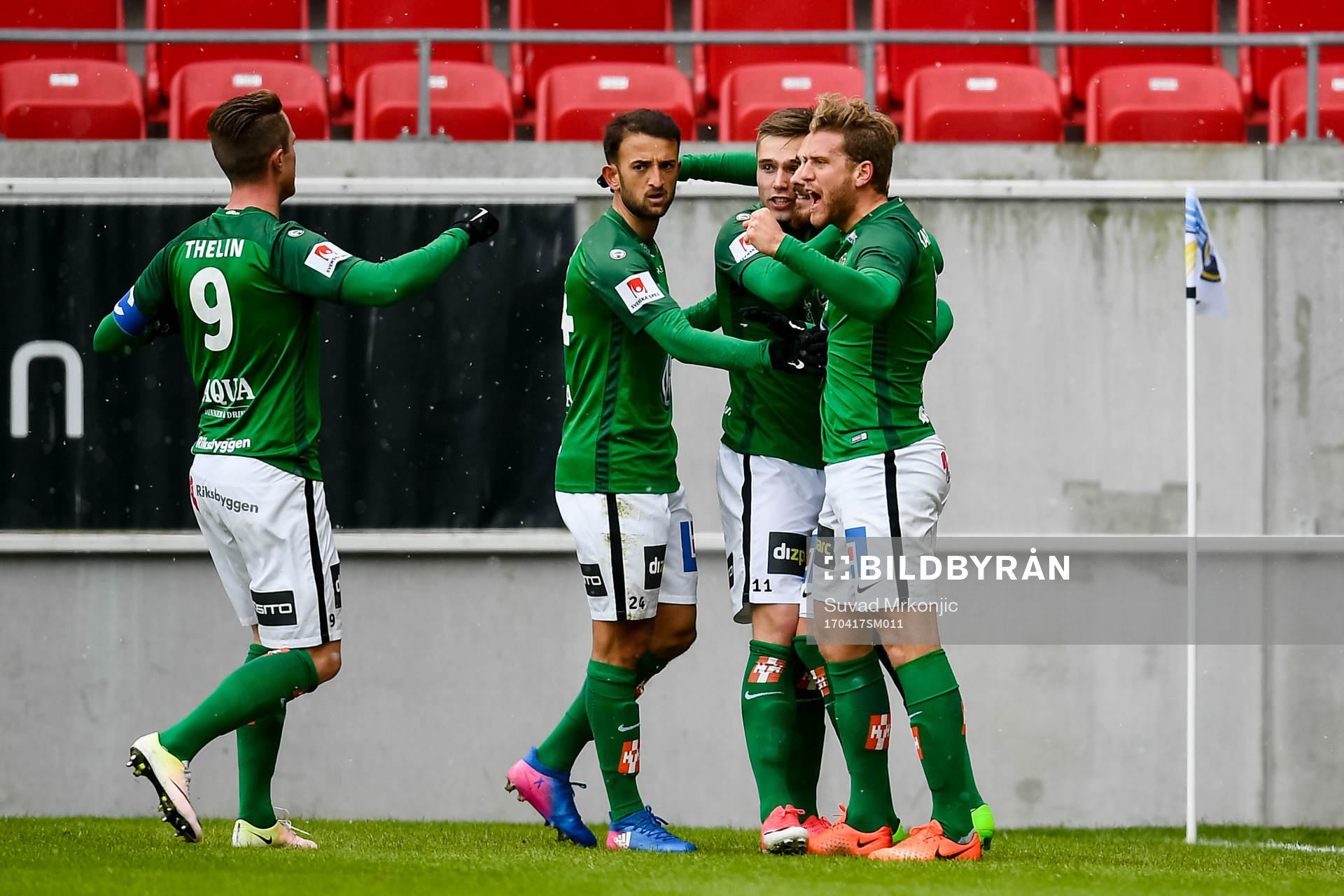 Jönköpings Arni Vilhjalmsson jublar