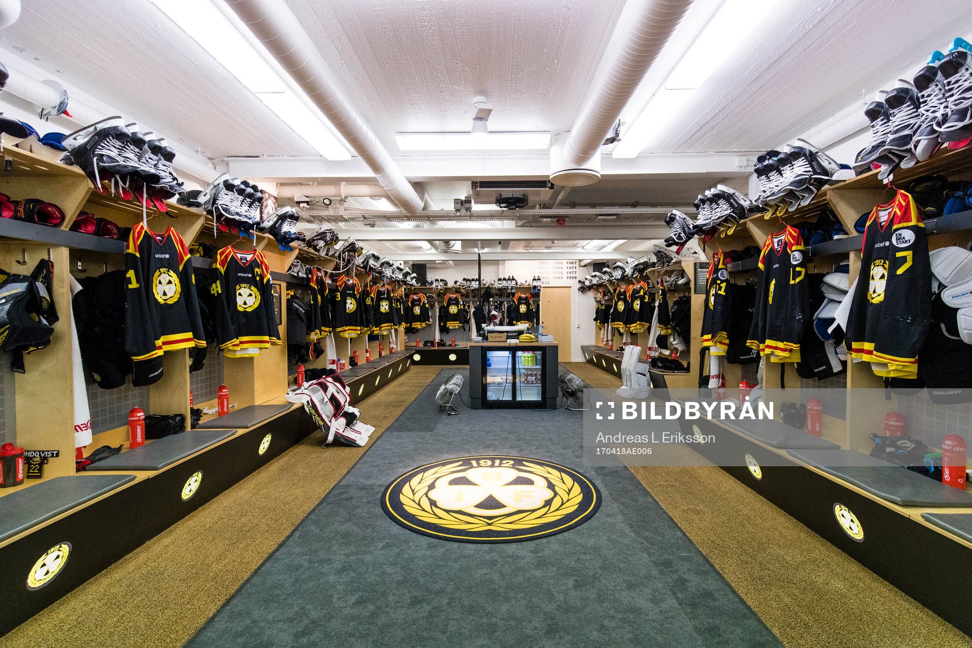 Brynäs omklädningsrum innan final 2 i SM-slutspelet i