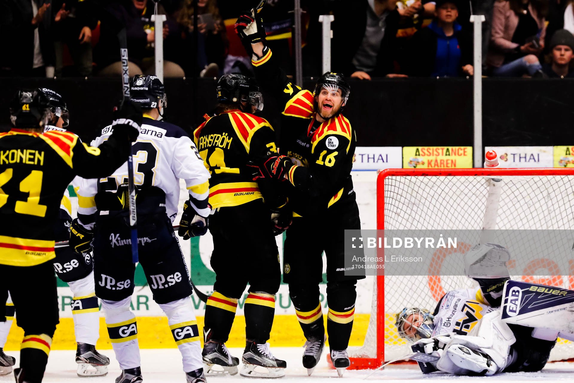 Brynäs Juuso Ikonen och Daniel Paille jublar