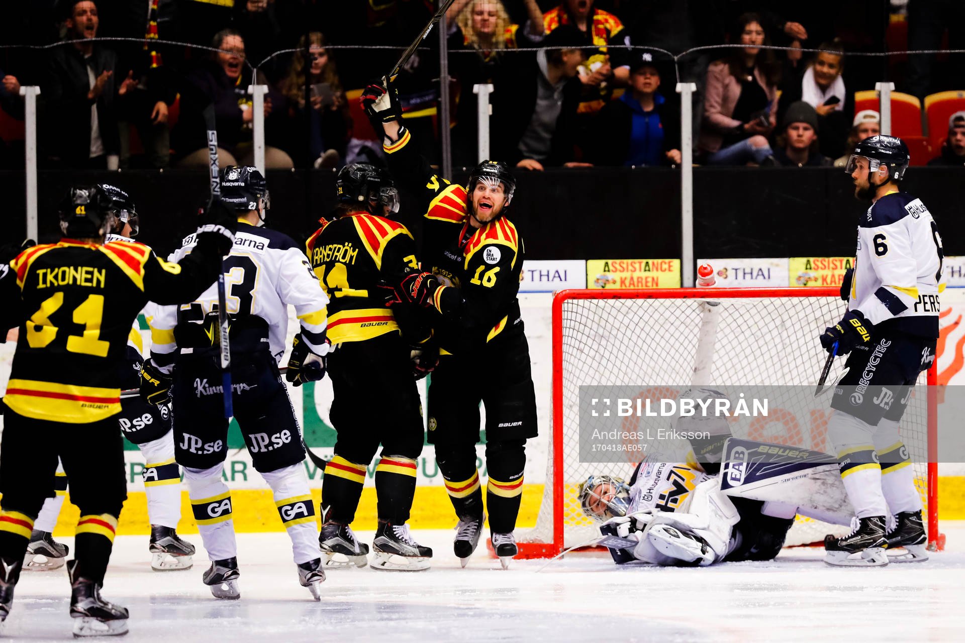 Brynäs Juuso Ikonen och Daniel Paille jublar