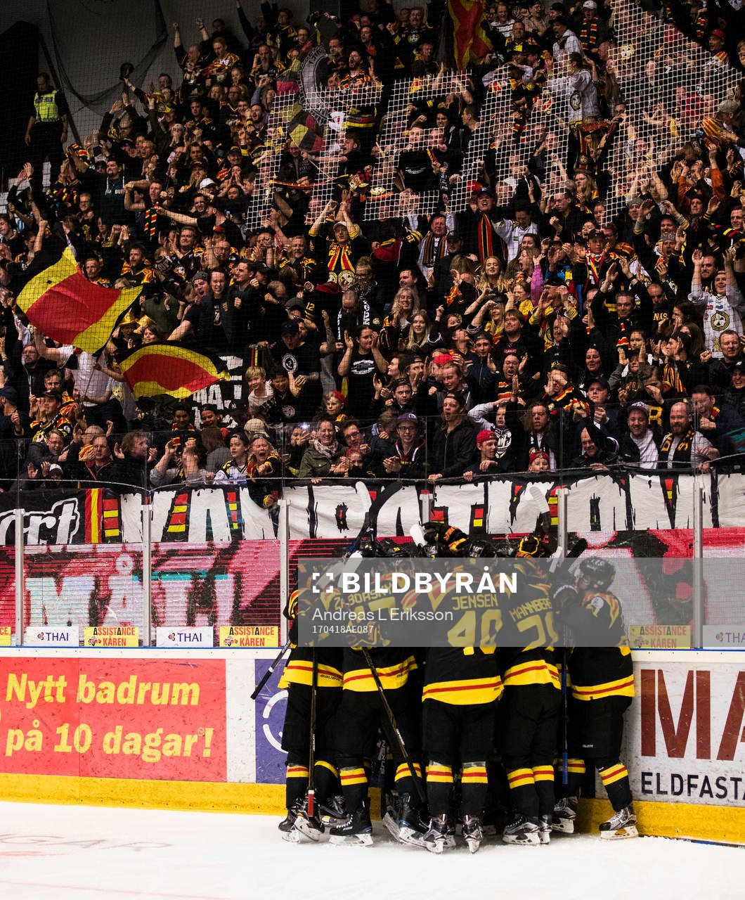 Brynäs spelare jublar