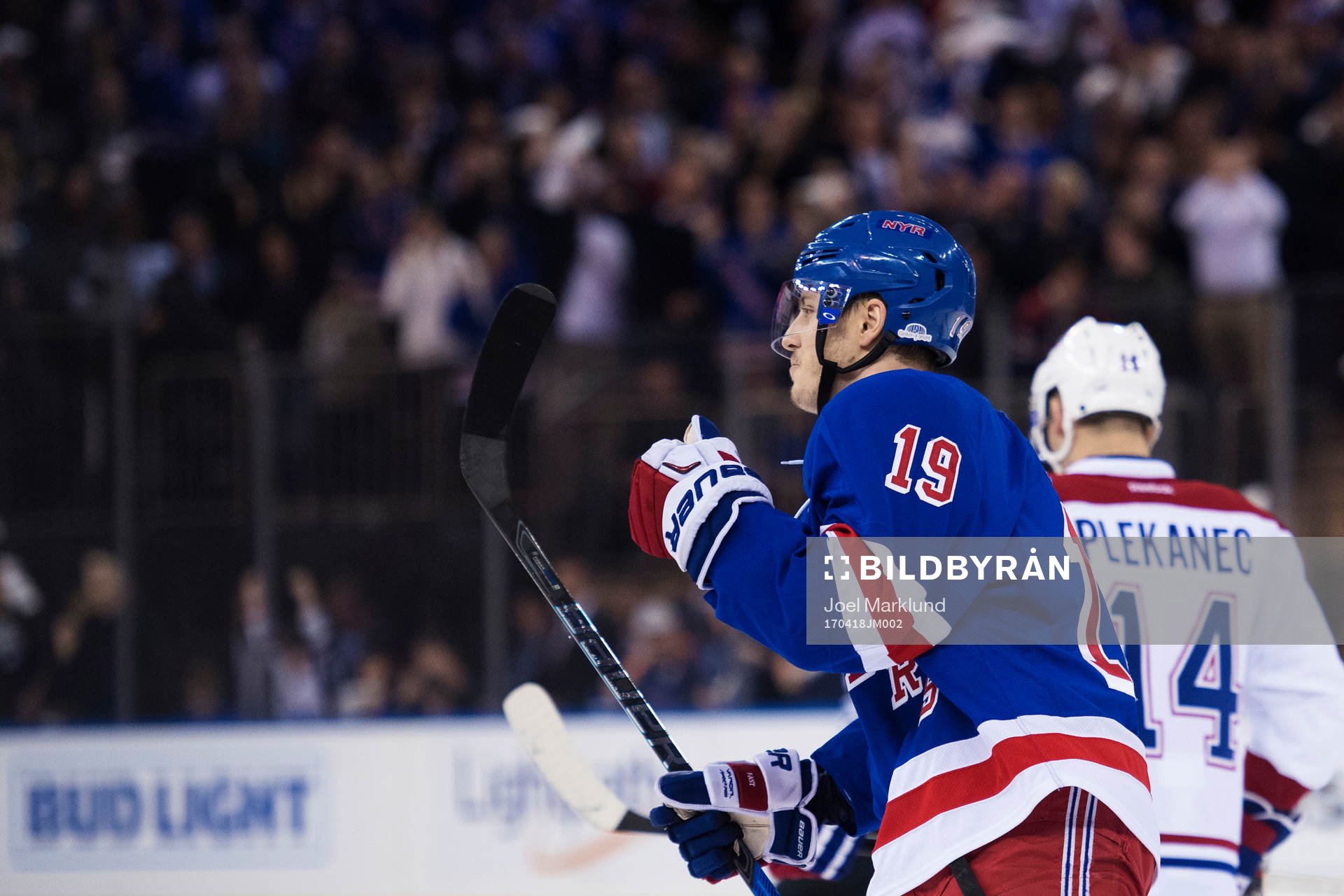 Rangers Jesper Fast jublar
