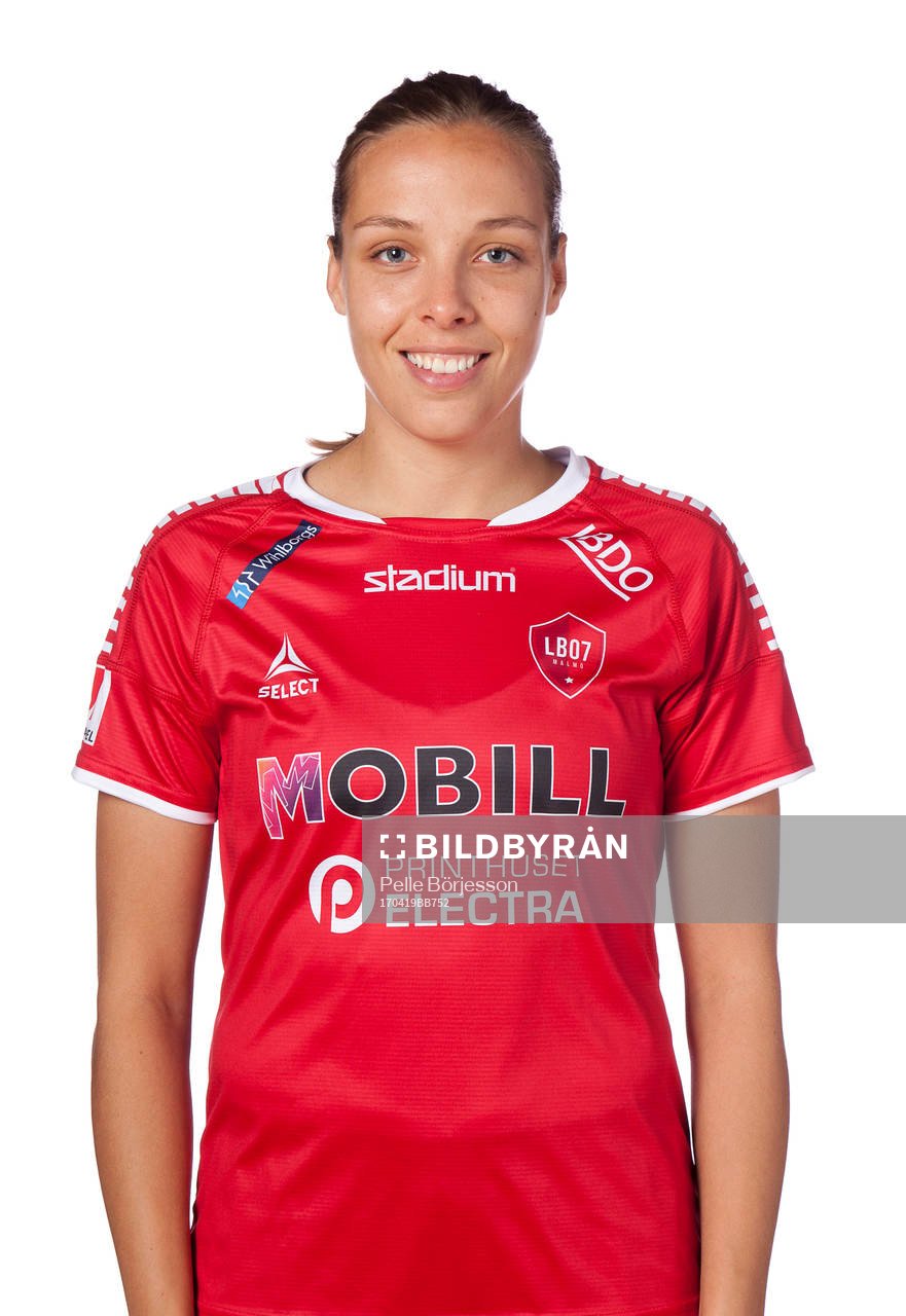 LB07s Anna Björk Kristiansdottir poserar för ett porträtt den 19 april 2017 i Malmö.