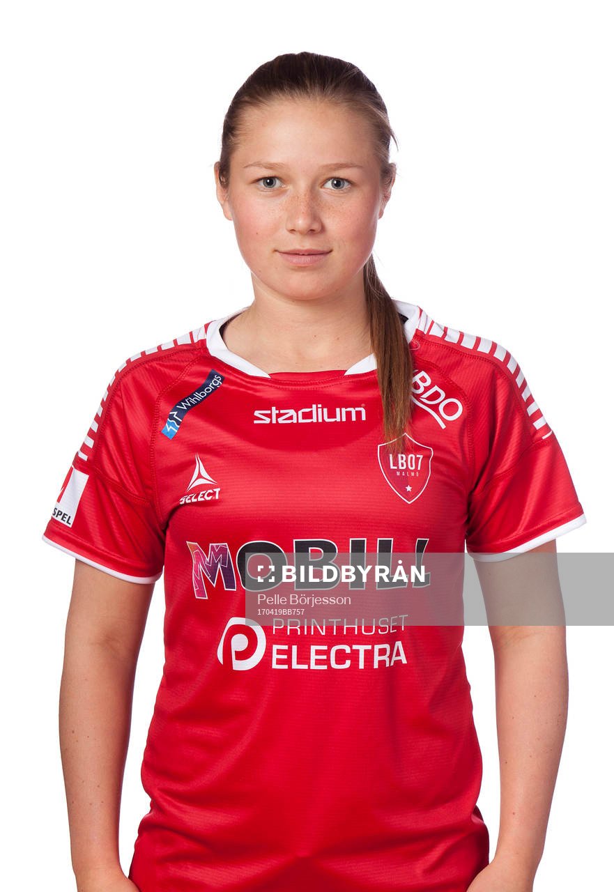 LB07s Elina Lenir