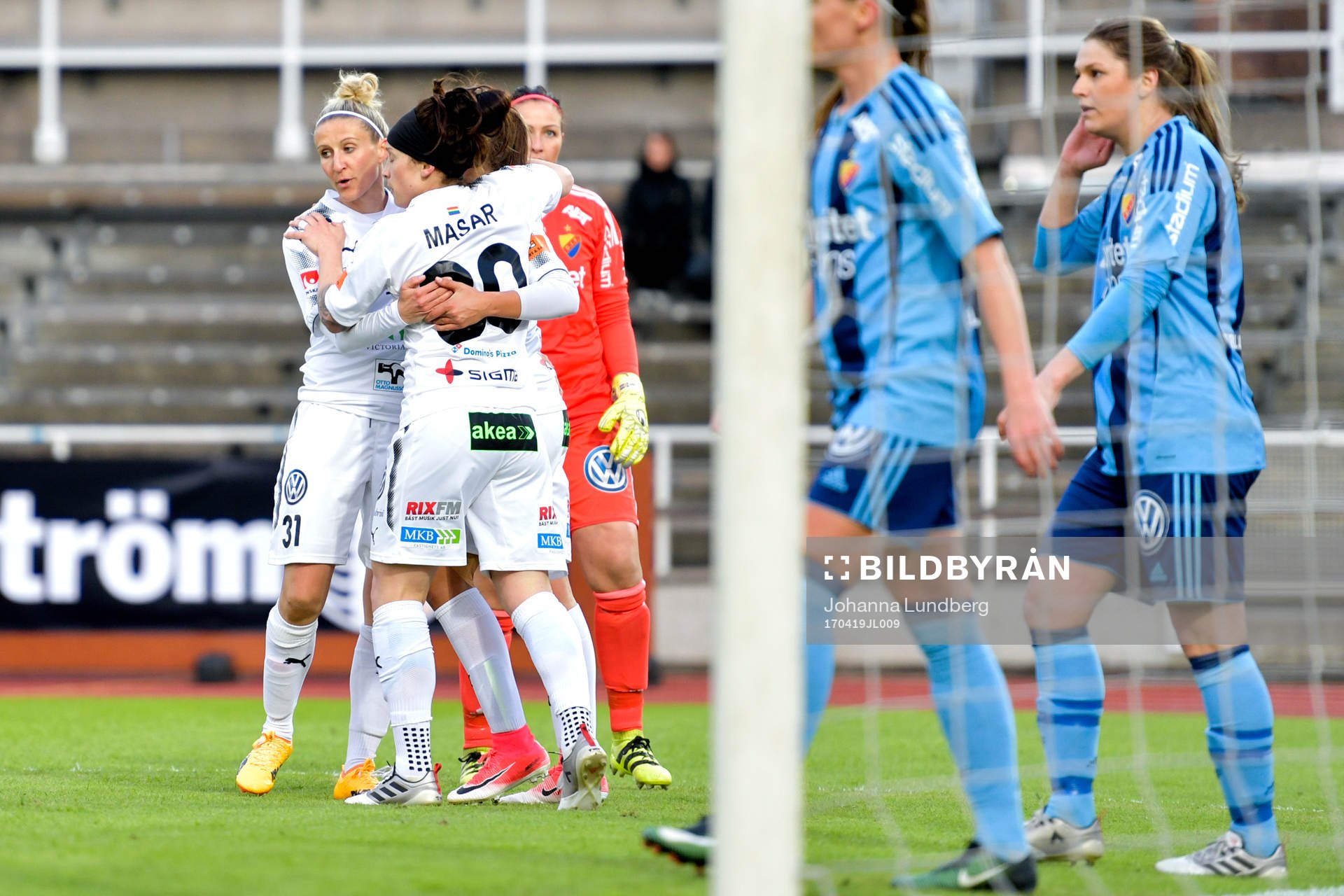 Rosengårds Anja Mittag och Ella Masar McLeod jublar