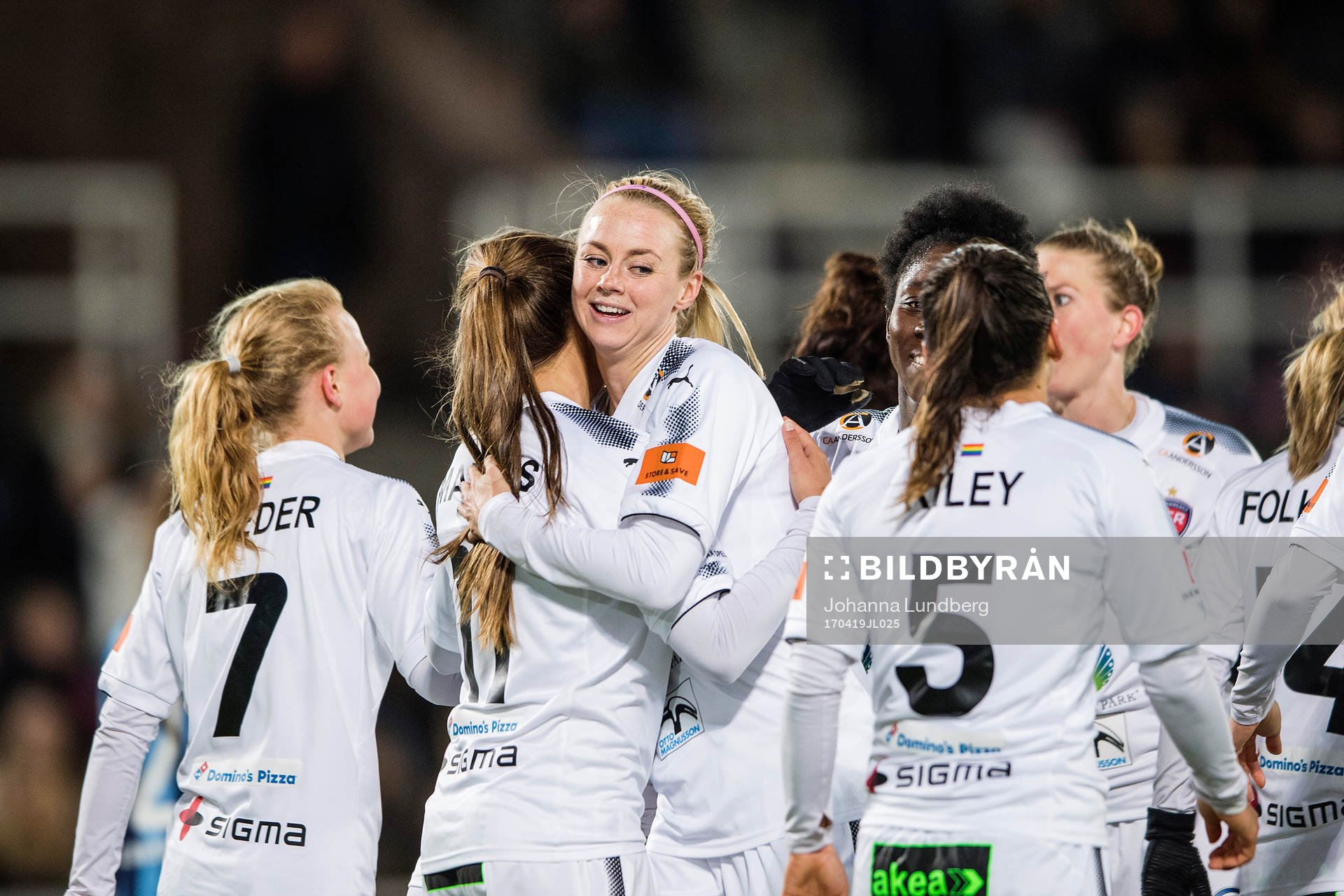 Rosengårds Amanda Ilestedt jublar med Iva Landeka
