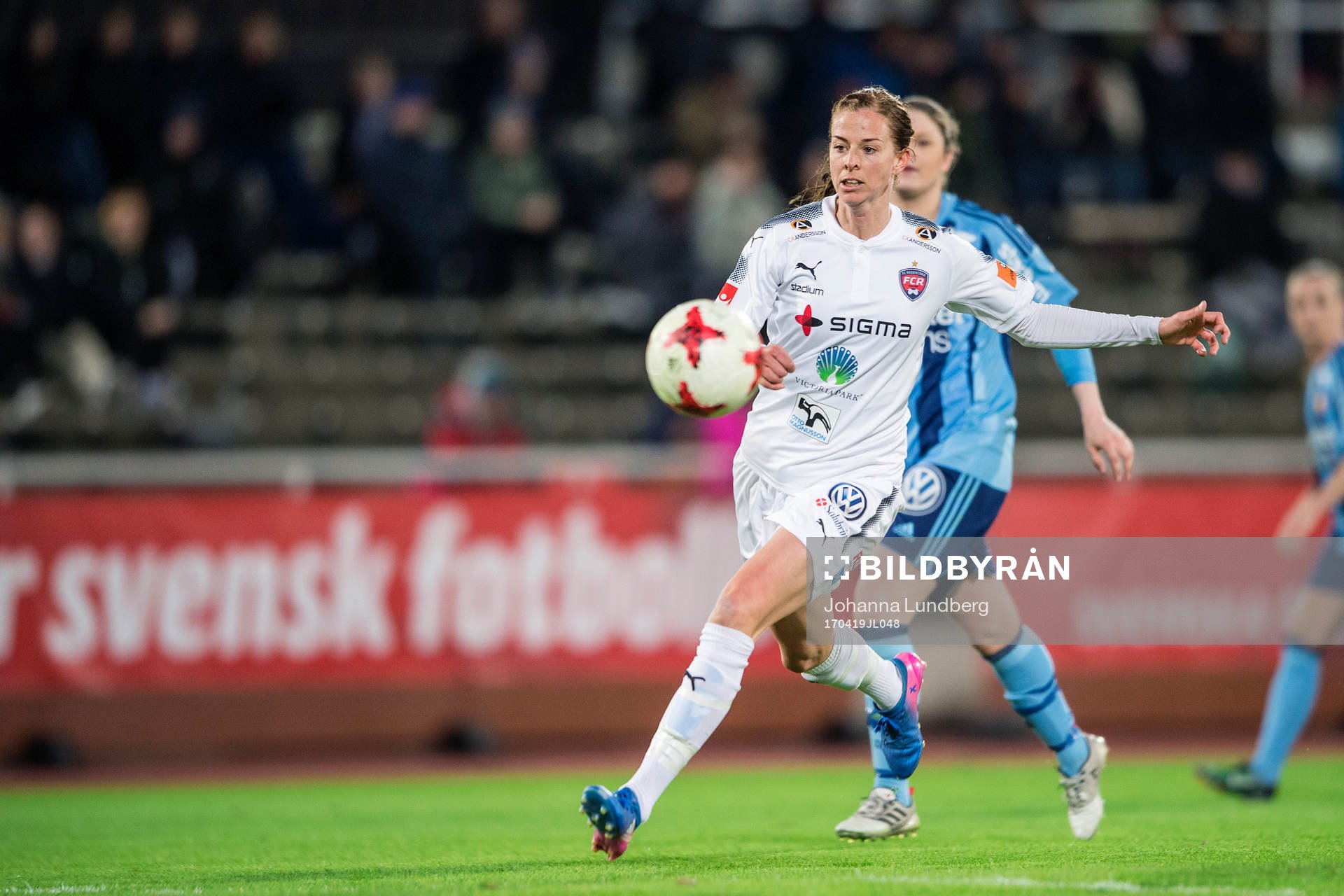 Rosengårds Lotta Schelin under fotbollsmatchen i Damallsvenskan mellan Djurgården och Rosengård den 19 april 2017 i Stockholm.