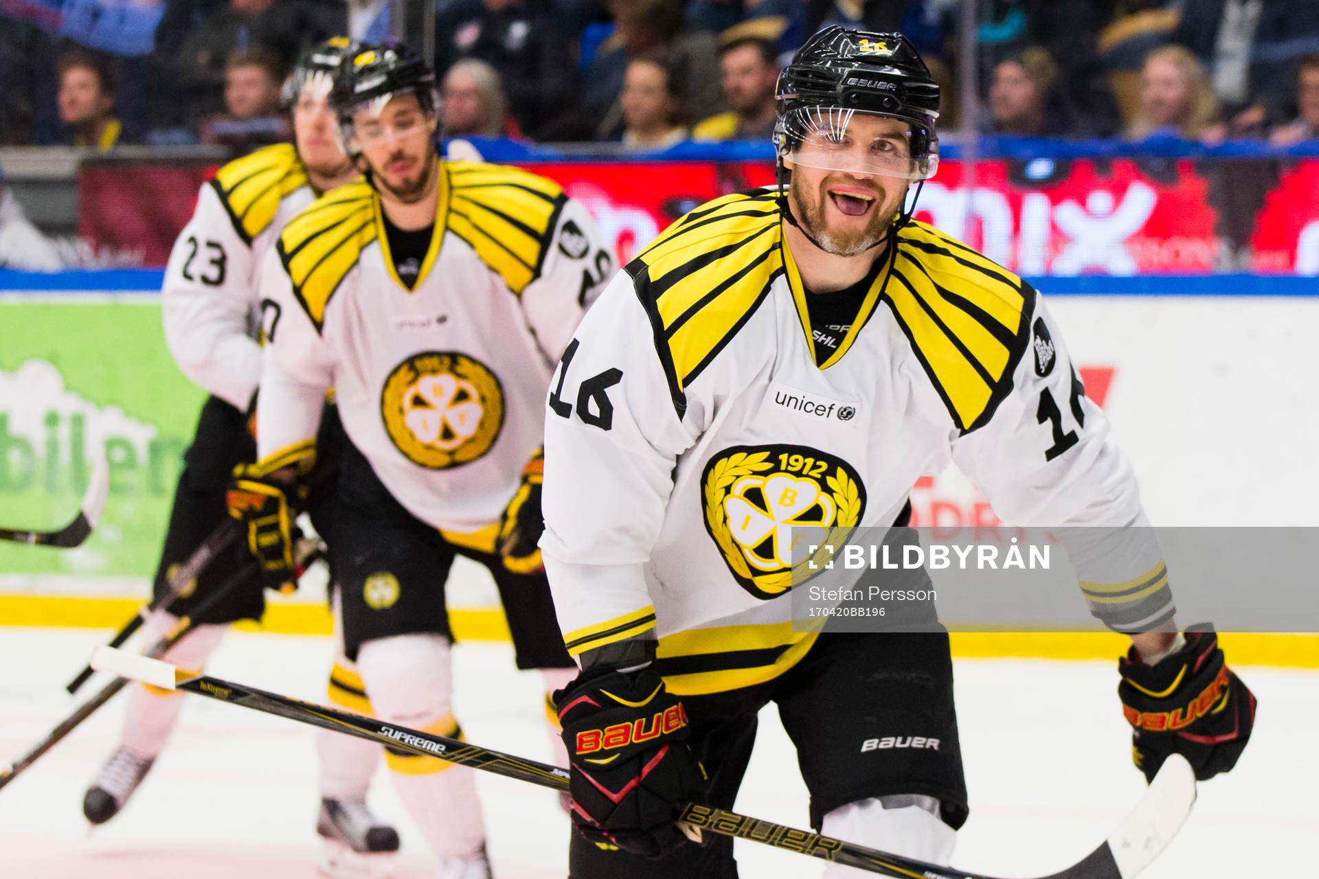 Brynäs Daniel Paille jublar