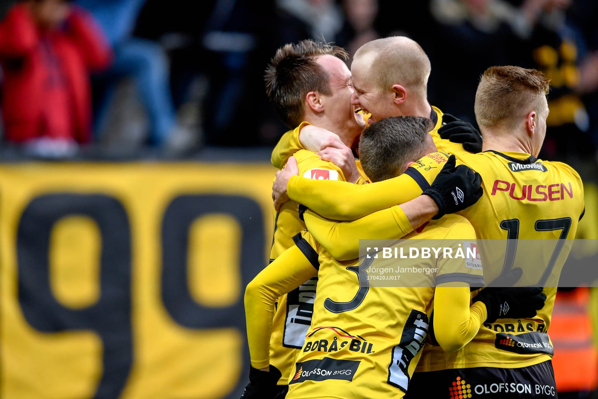 Elfsborgs Viktor Prodell jublar med lagkamrater