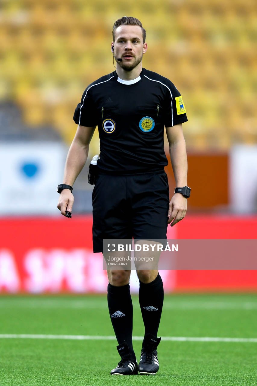 Domare Kristoffer Karlsson