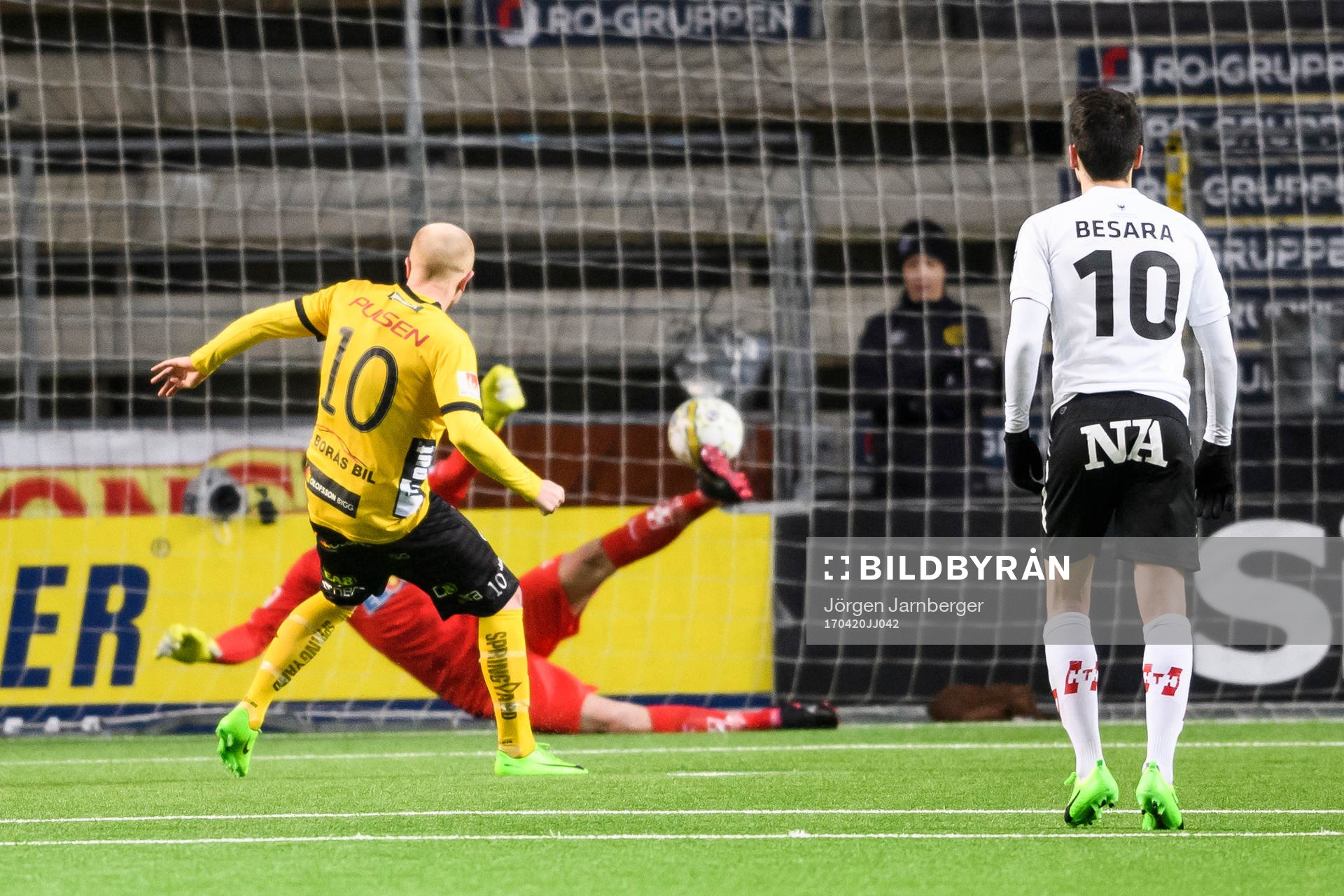Elfsborgs Simon Lundevall gör 3-0 på straff