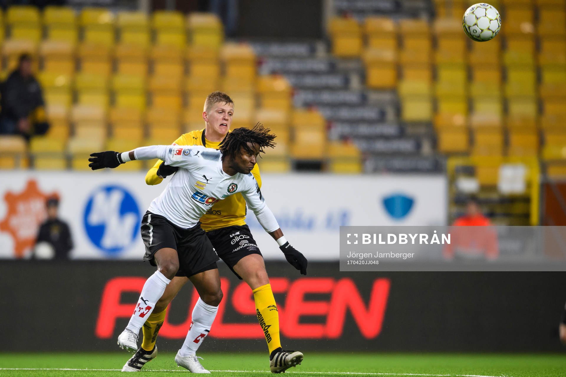 Örebros Kennedy Igboananike och Elfsborgs Joakim Nilsson