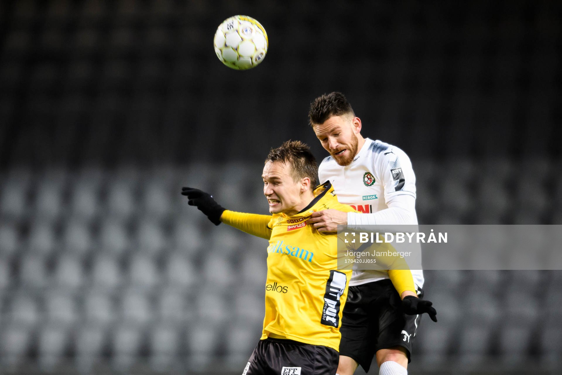 Elfsborgs Viktor Prodell och Örebros Brendan Hines-Ike