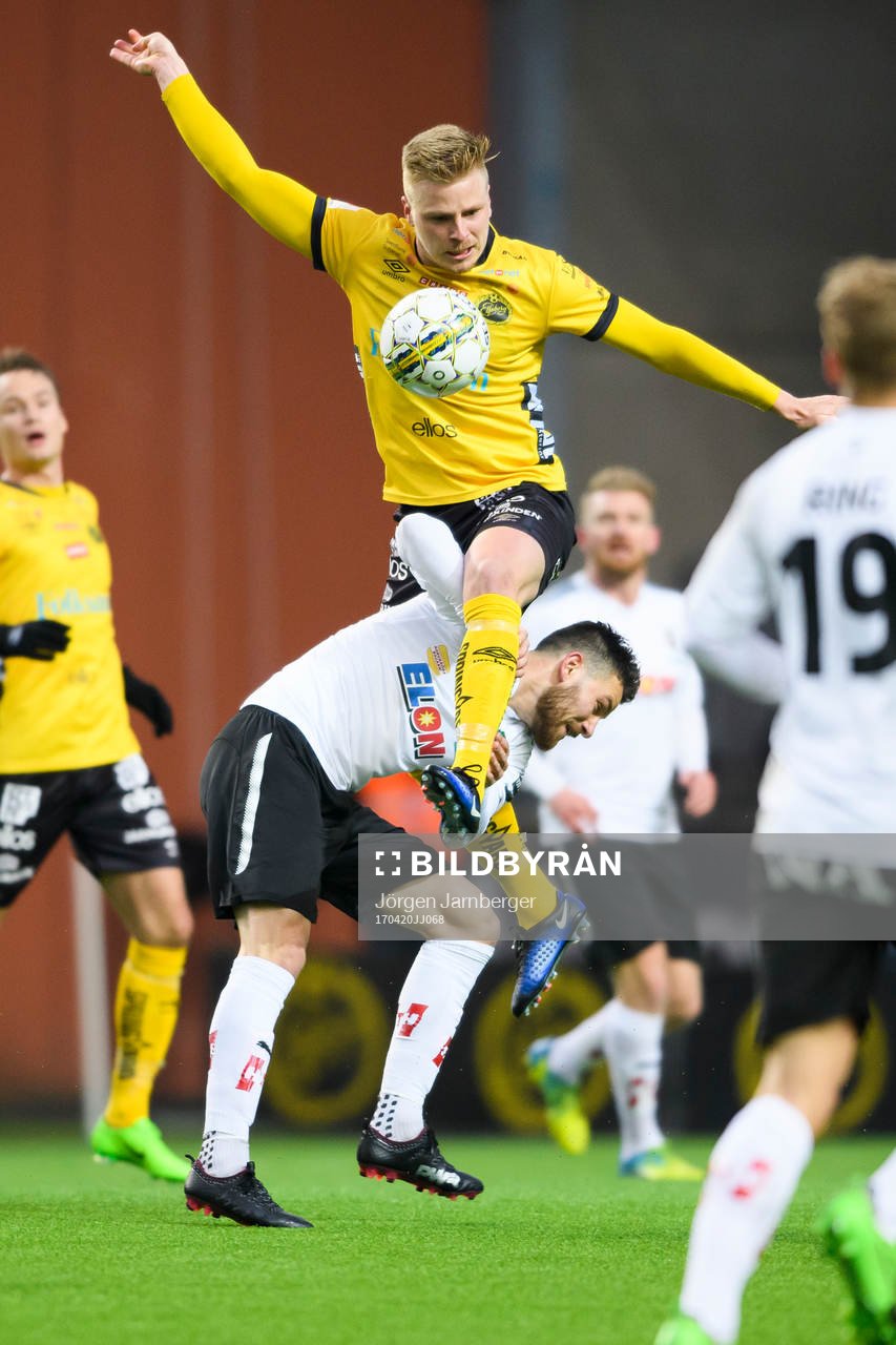 Elfsborgs Per Frick och Örebros Brendan Hines-Ike