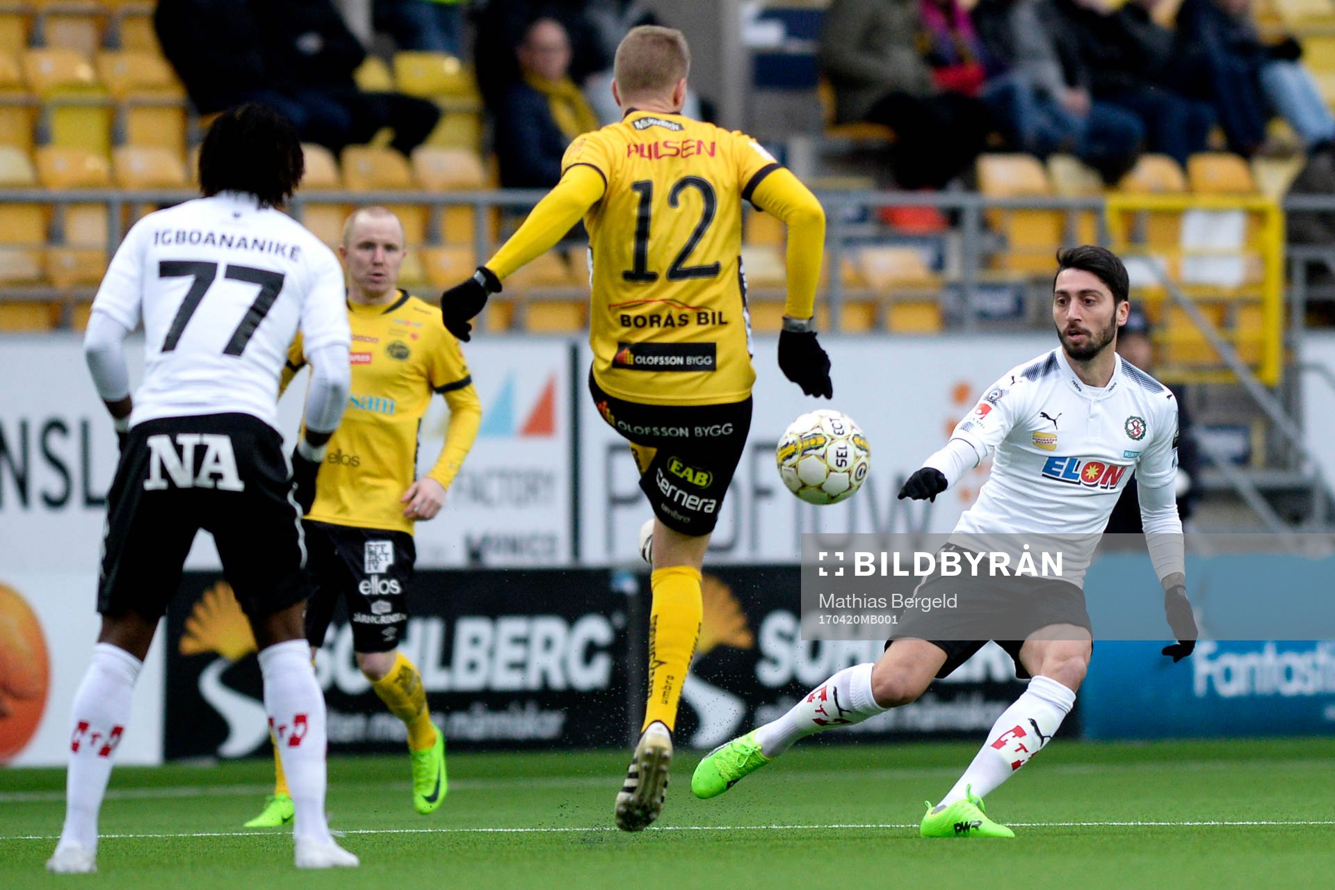 Elfsborgs Joakim Nilsson och Örebros Nahir Besara