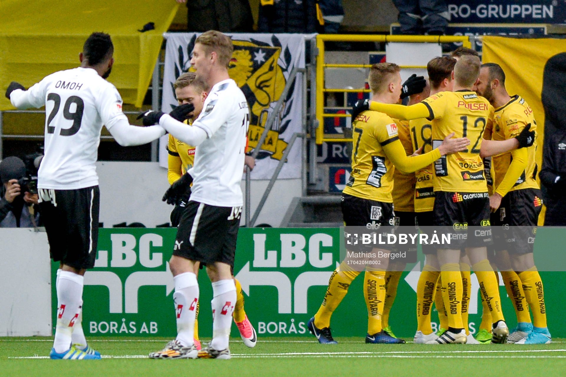 Elfsborgs Viktor Prodell jublar med lagkamrater