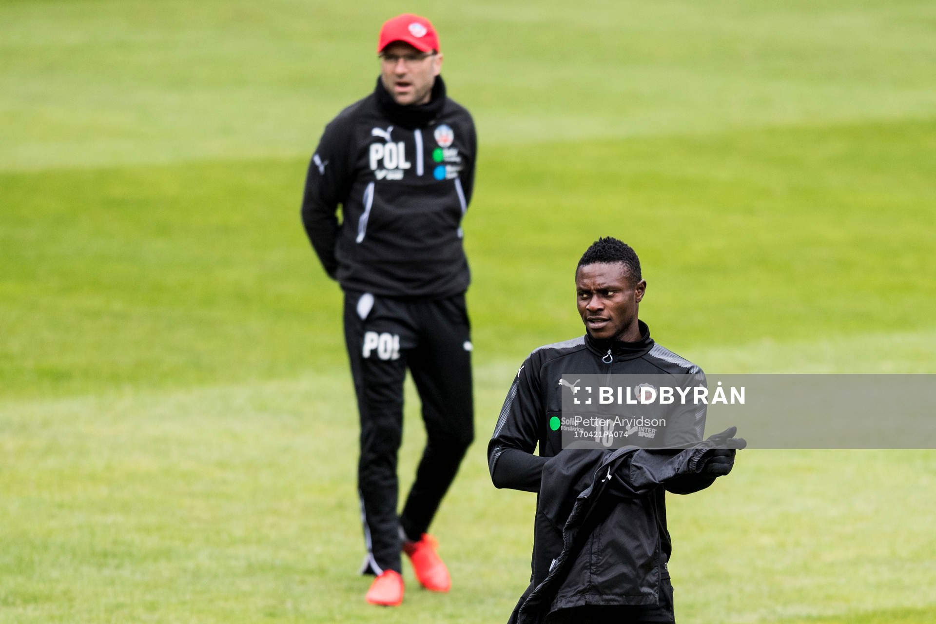 Oke Akpoveta och tränare Per-Ola Ljung