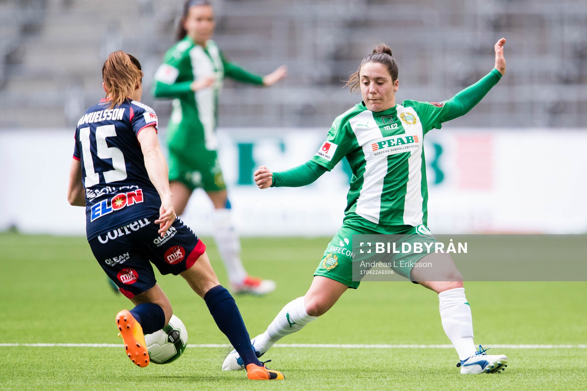 Linköpings Jessica Samuelsson går förbi Hammarbys Alma