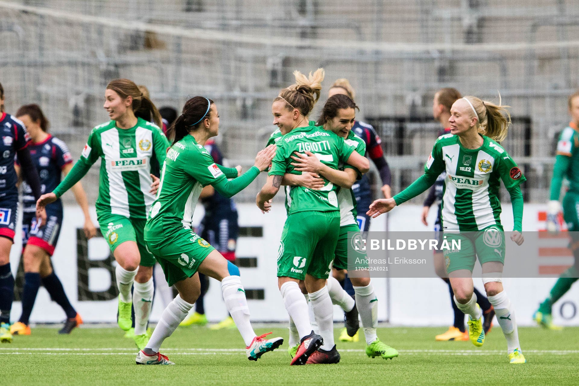 Hammarbys Julia Zigiotti Olme jublar