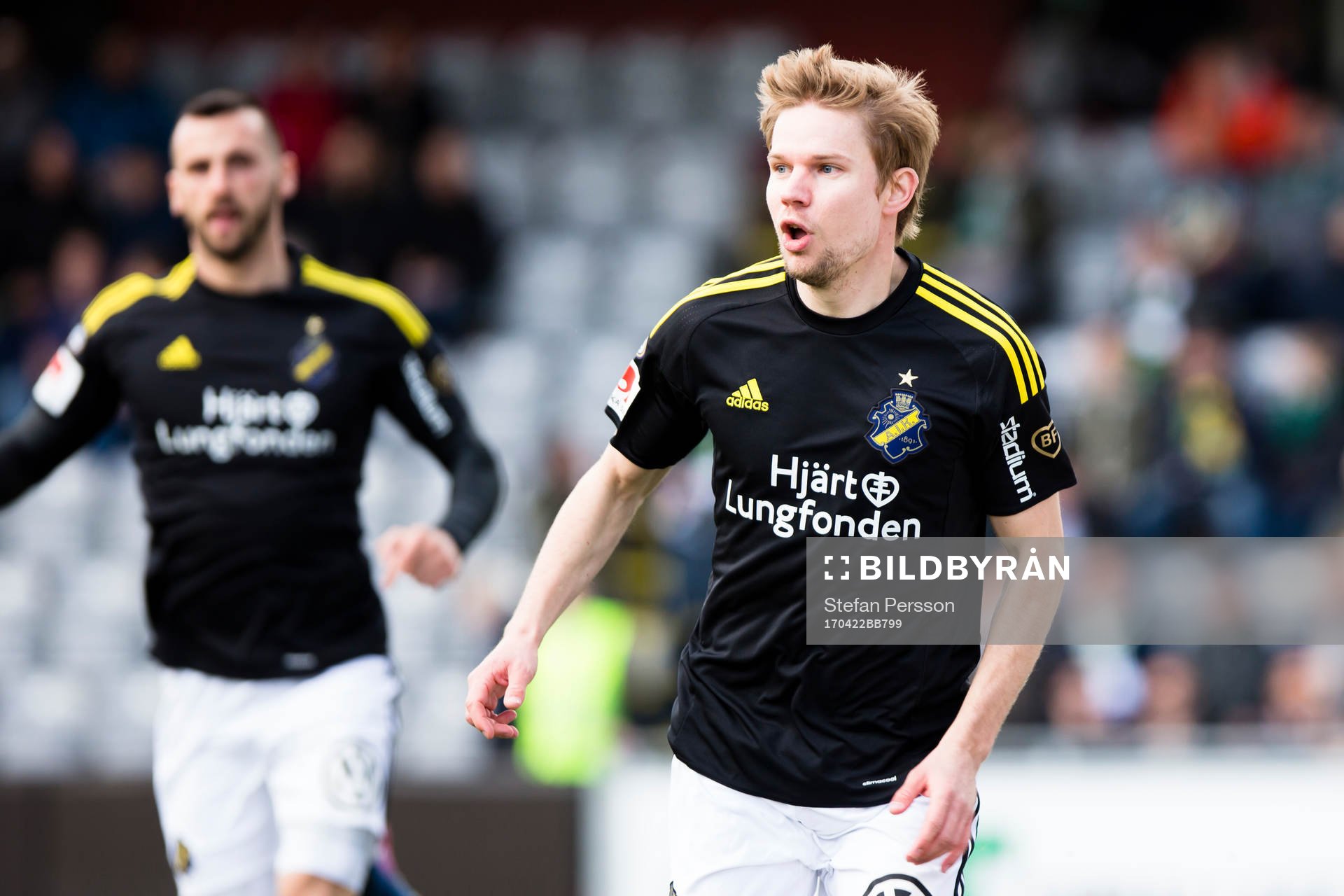 s Johan Blomberg jublar