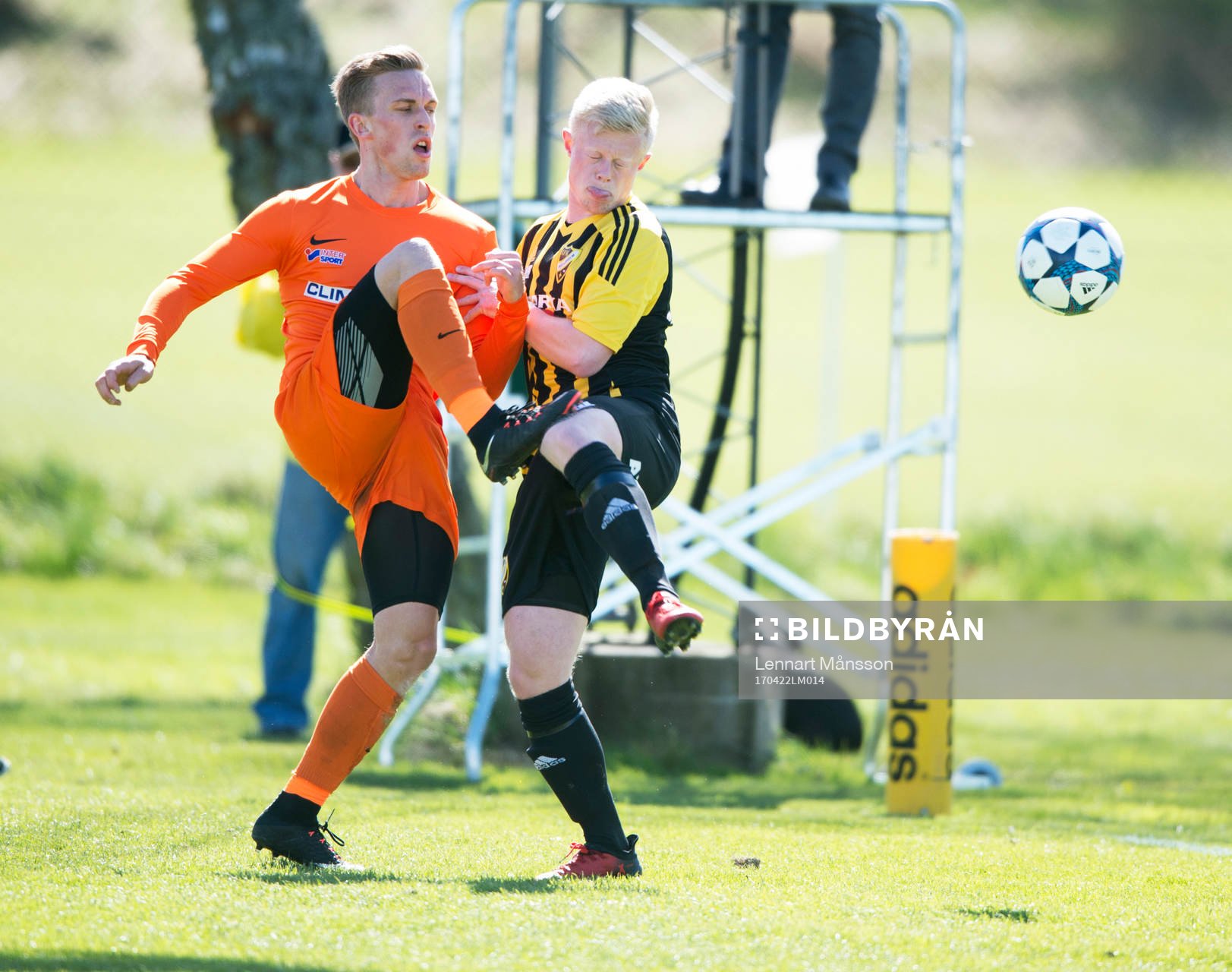 IFK Hässleholms Joel Andersson i matchen i division 2
