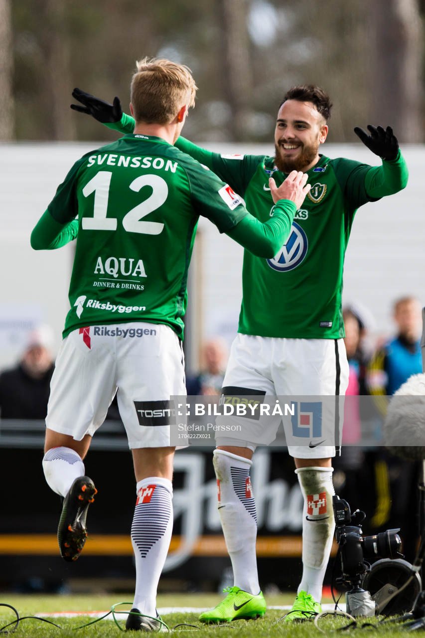 Jönköpings Jesper Svensson och Dzenis Kozica jublar efter 2-1 under fotbollsmatchen i Allsvenskan mellan Jönköping och AIK den 22 april 2017 i Jönköping.