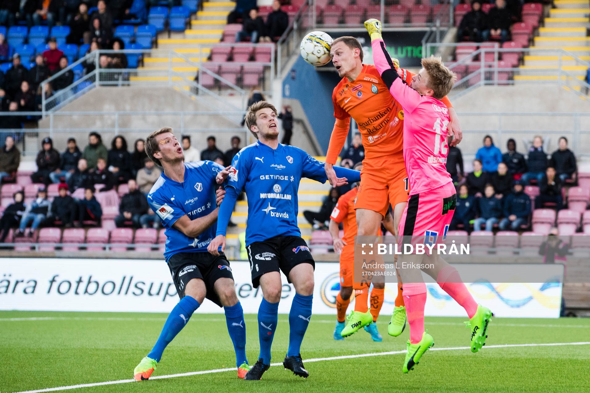 AFC Eskilstunas Simon Alexanderssoni en nickduell med