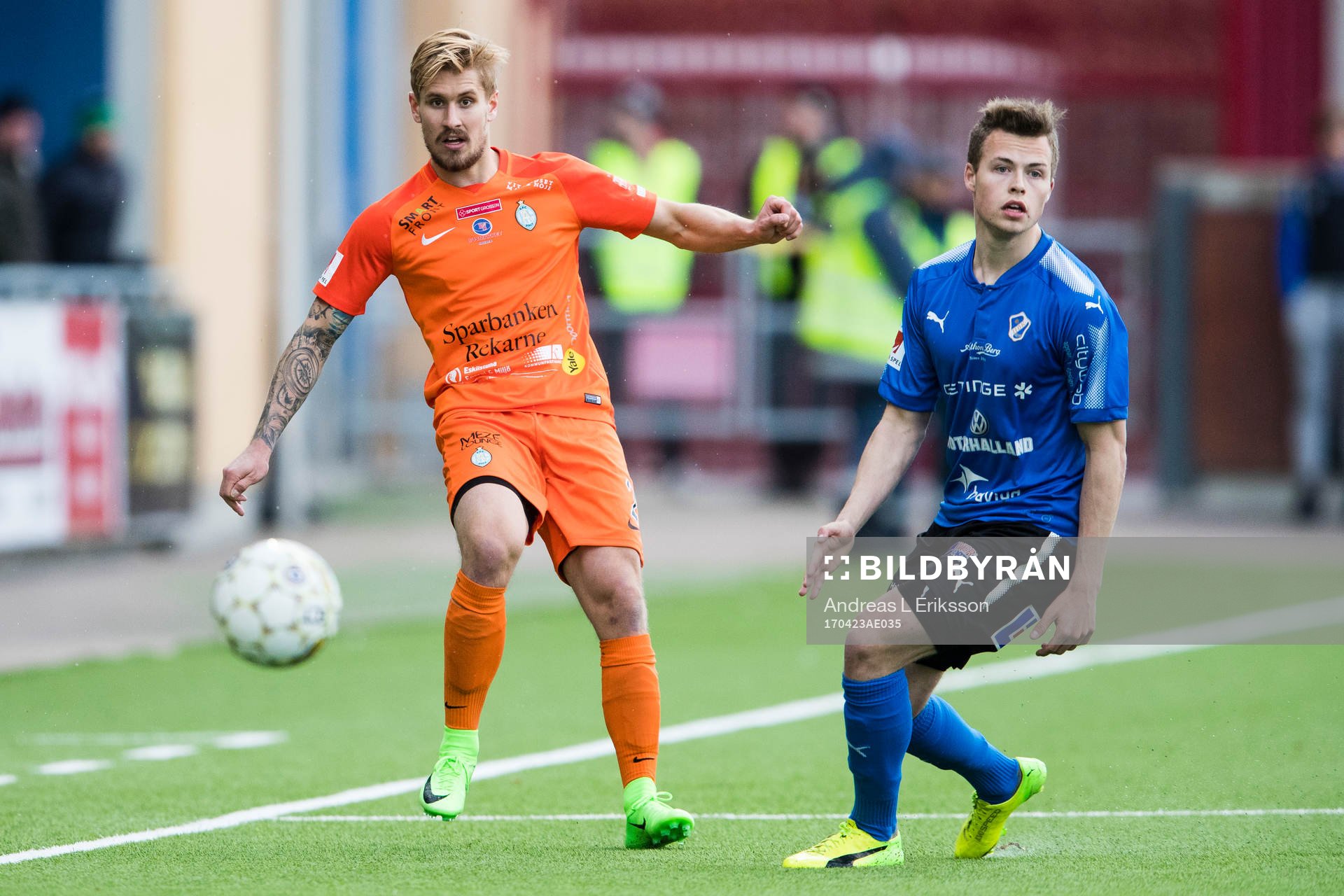 AFC Eskilstunas Daniel Björnquist och Halmstads Gabriel
