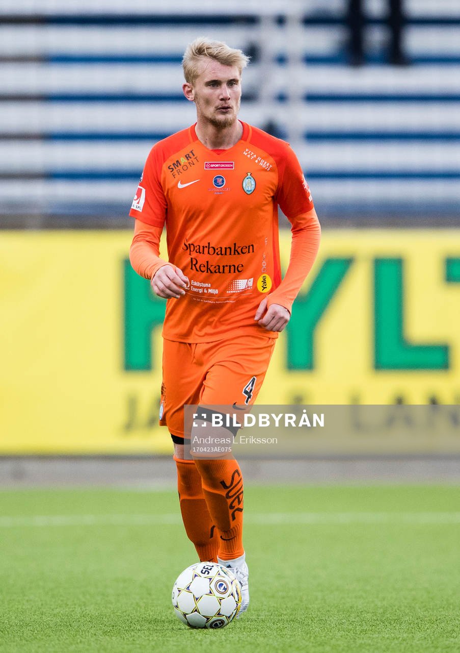 AFC Eskilstunas Ludvig Öhman Silwerfeldt under fotbollsmatchen i Allsvenskan mellan AFC Eskilstuna och Halmstad den 23 april 2017 i Eskilstuna.