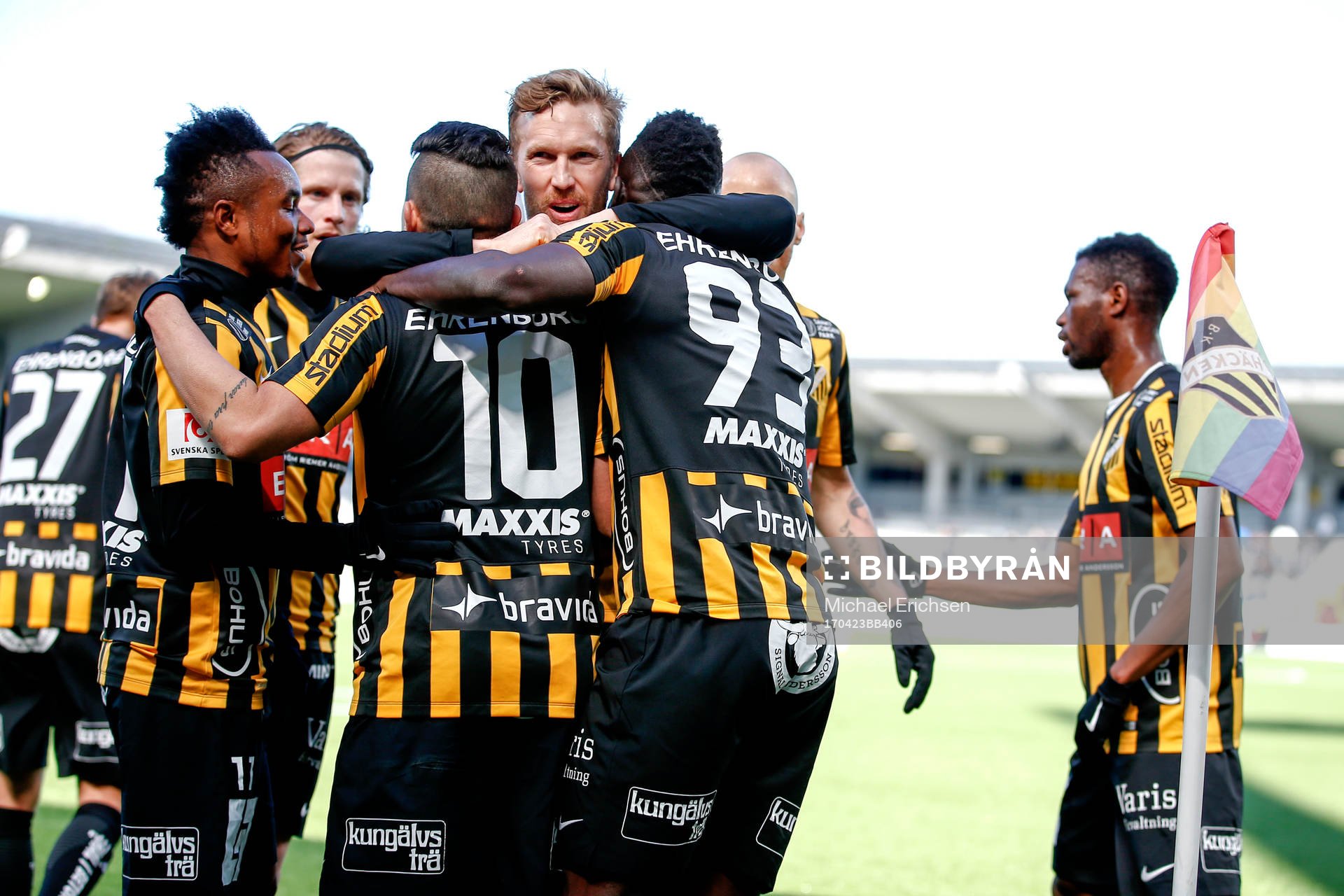Häckens Alhassan Kamara jublar med lagkamrater