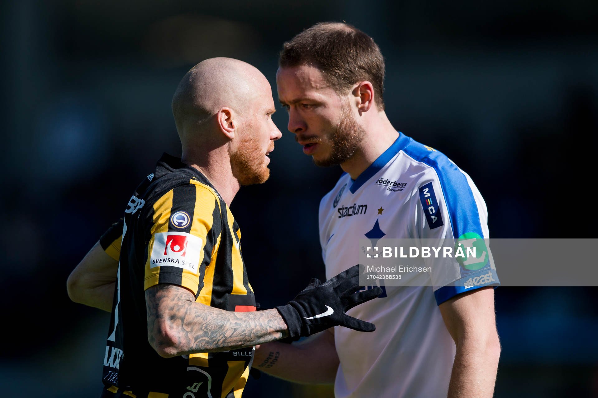 Häckens Alexander Farnerud i gruff med Norrköpings Jon