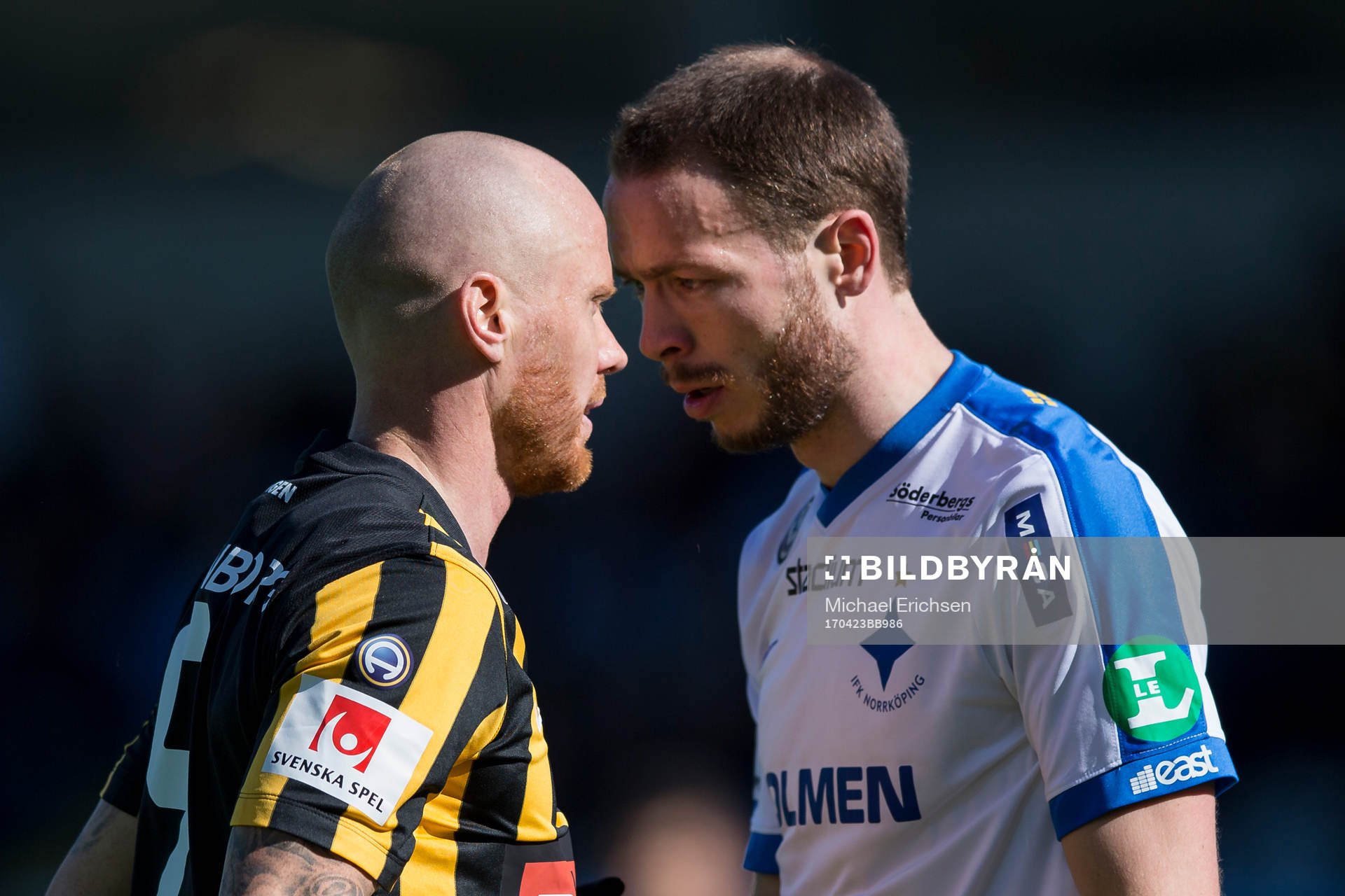 Häckens Alexander Farnerud i gruff med Norrköpings Jon