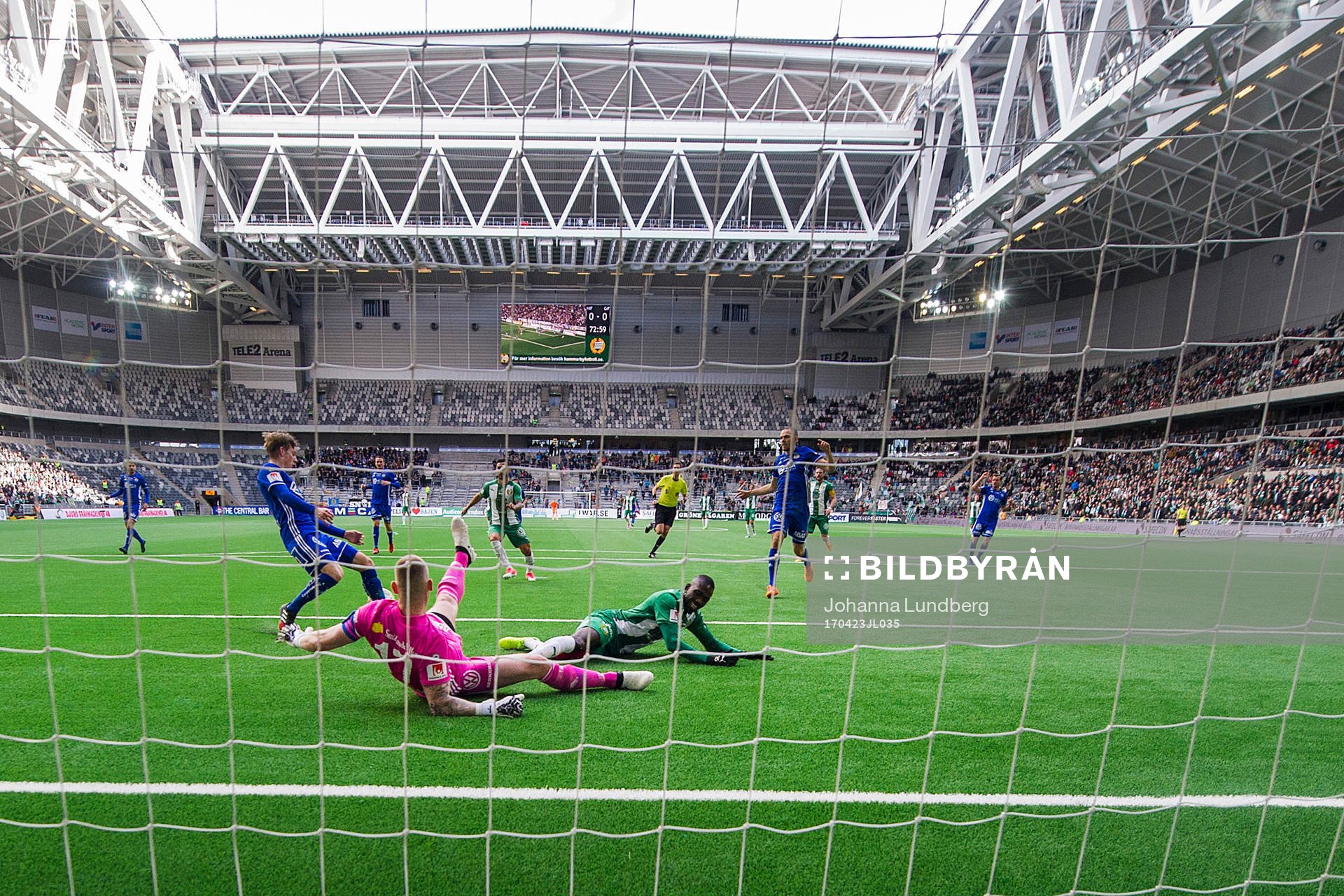 Sundsvalls målvakt Tommy Naurin och Hammarbys Pa Amat Dibba