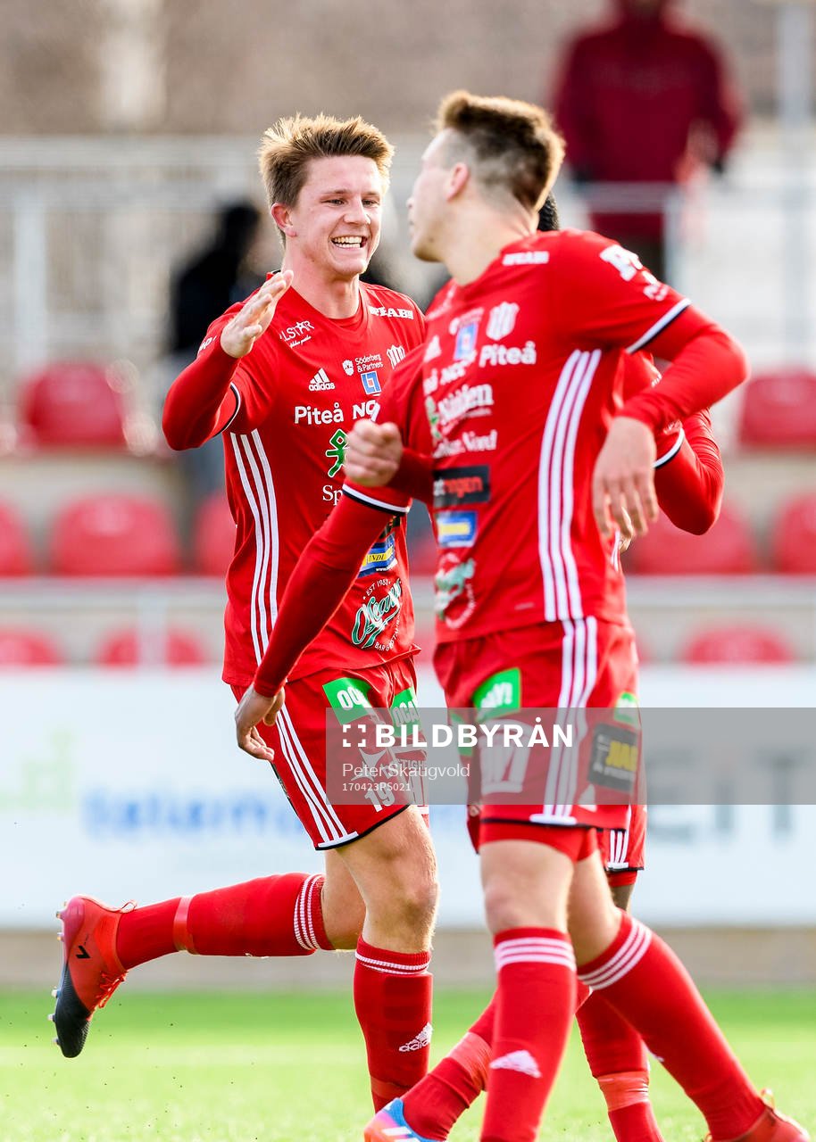Piteås Joel Edström jublar