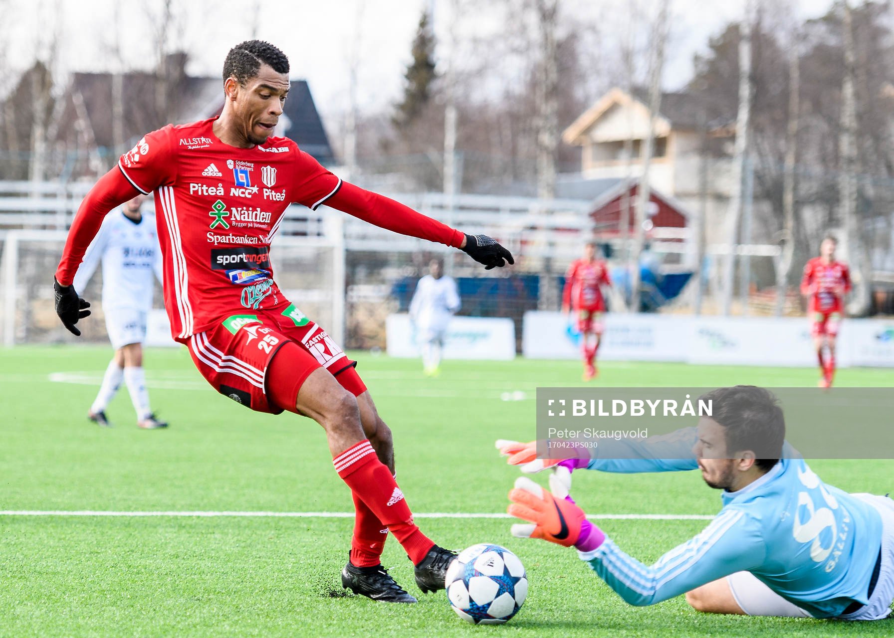 Piteås Kraig Rochester försöker runda