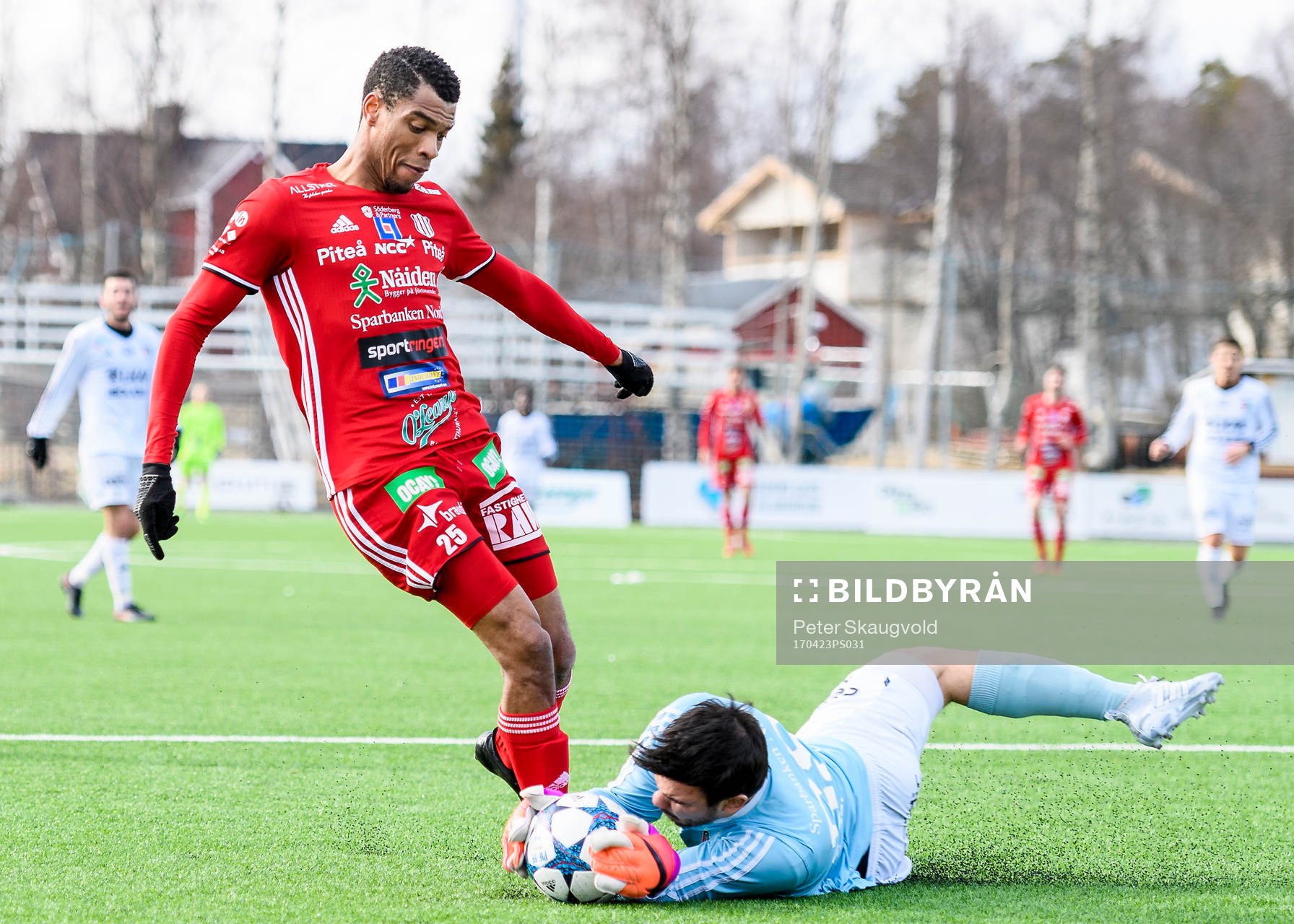 Piteås Kraig Rochester försöker runda