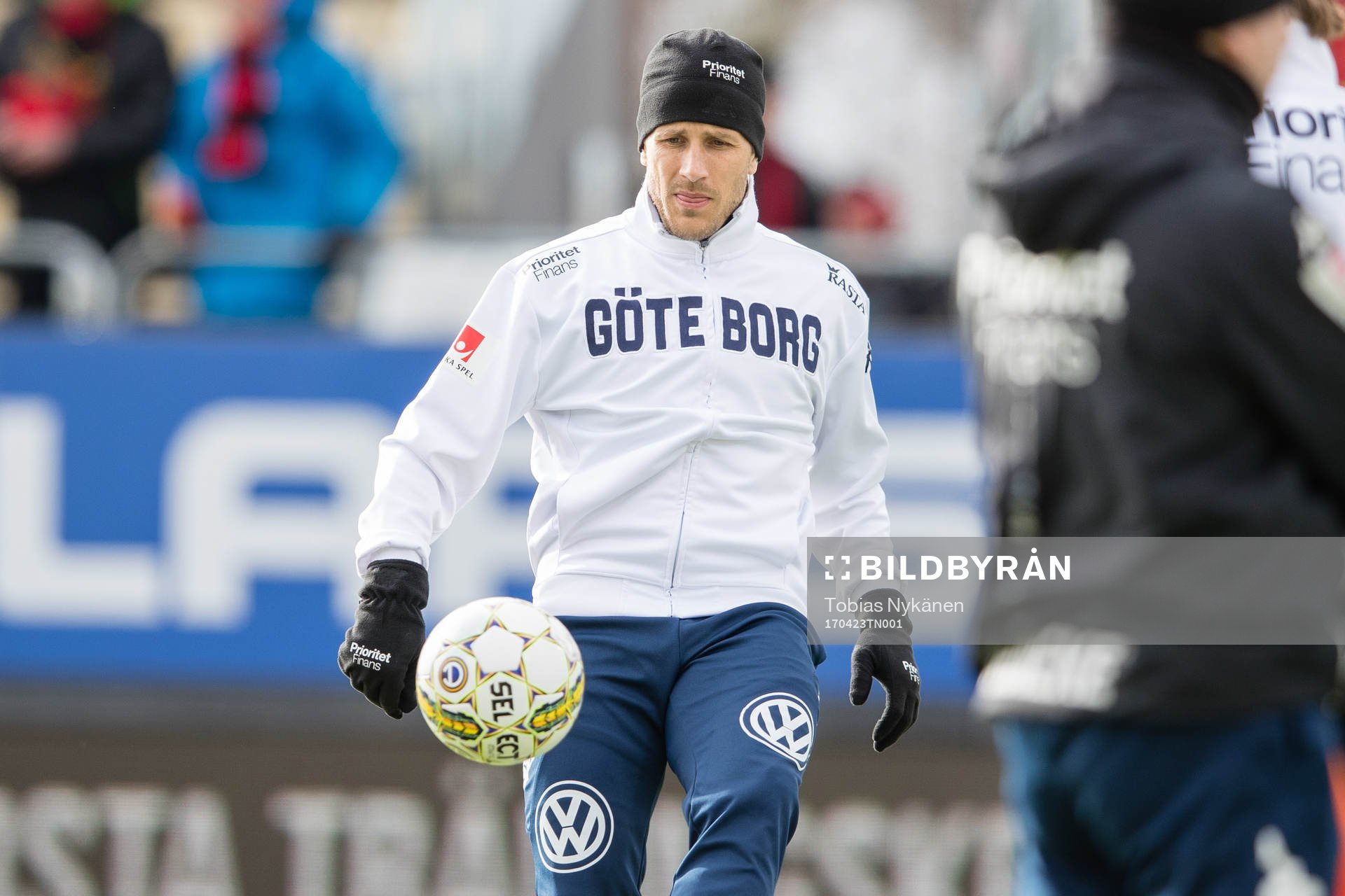 IFK Göteborgs Tobias Hysen värmer upp